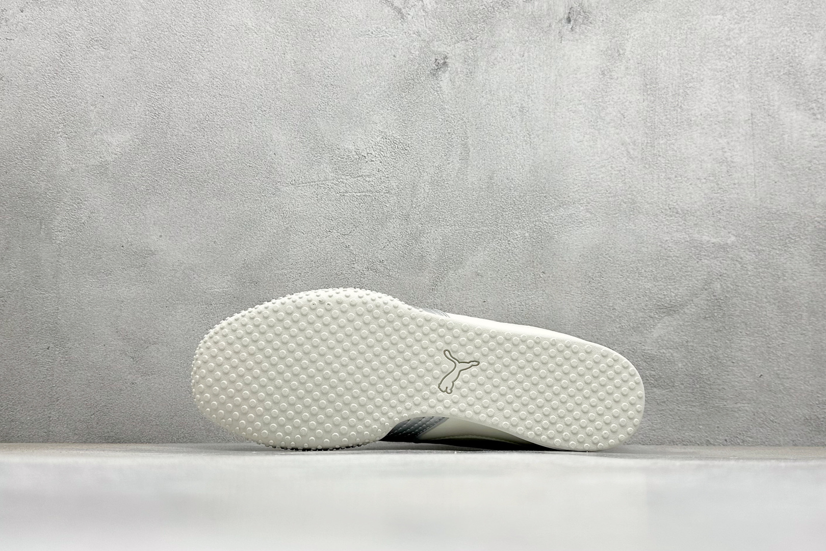 TG版PUMA Bella V2 Leather彪马 舒适 低帮生活休闲德训薄底鞋 404043-02-Top High Quatity Cheap Sneakers Fashion Clothing Clothes Bags handbags Shoes of all Brand wholesale With The best Quality And Beautiful Price from China Factory Chinese suppliers wholesaler seller TG版PUMA Bella V2 Leather彪马 舒适 低帮生活休闲德训薄底鞋 404043-02