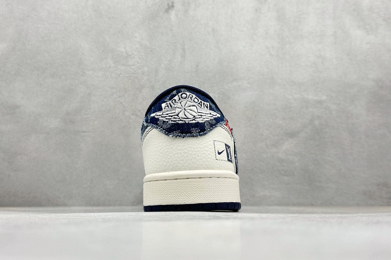 280 XC版Travis Scott x Fragment Design x Air Jordan 1 Low SP AJ1 乔1 LV联名 蓝牛仔织标 低帮文化休闲板鞋 CX5050-Y16-Chinese UA Cheap High Quatity Brand Clothes Bags handbags Sneakers wholesale wholesaler seller from China Factory suppliers Fashion Clothing Shoes best Quality Beautiful Price 280 XC版Travis Scott x Fragment Design x Air Jordan 1 Low SP AJ1 乔1 LV联名 蓝牛仔织标 低帮文化休闲板鞋 CX5050-Y16