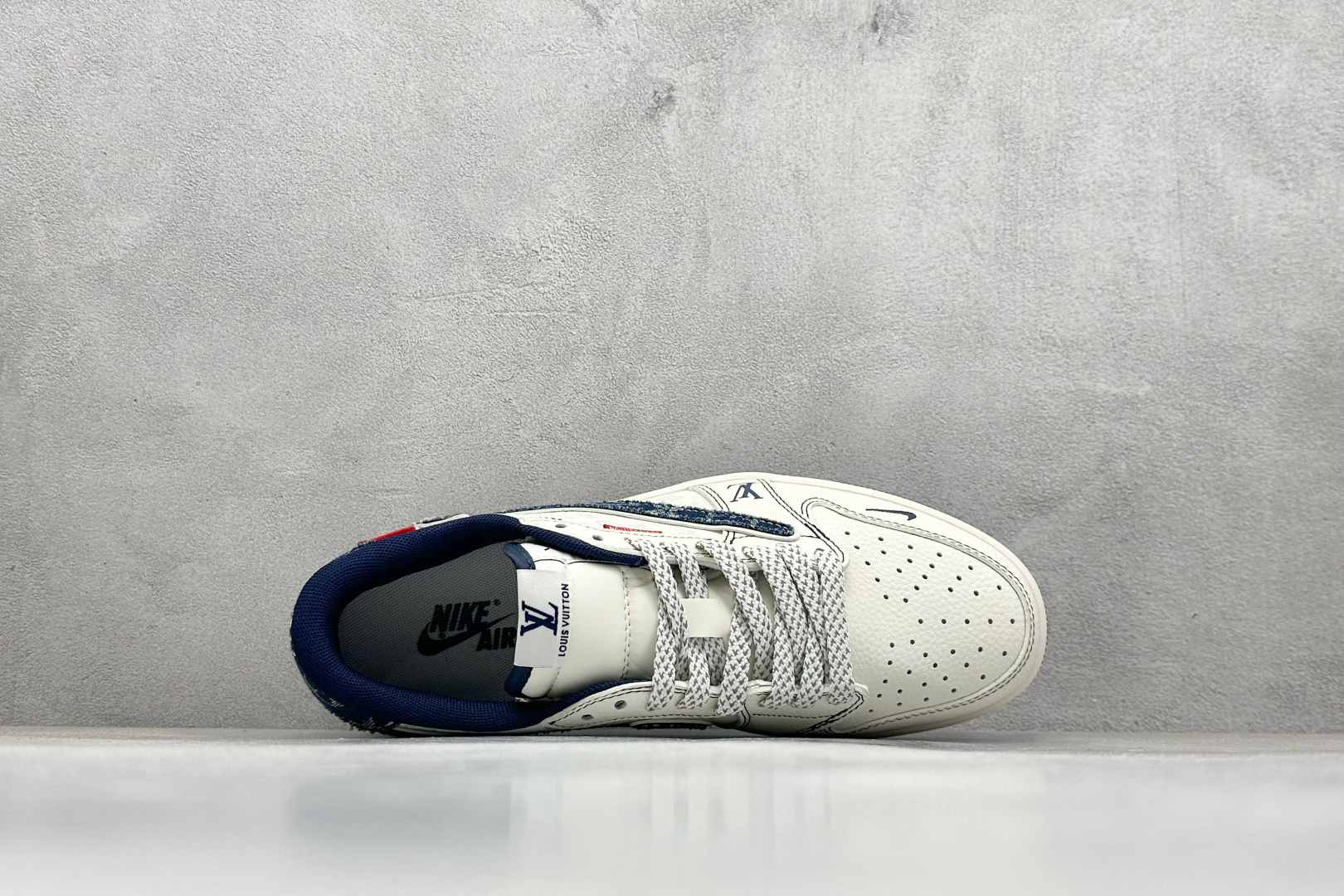 280 XC版Travis Scott x Fragment Design x Air Jordan 1 Low SP AJ1 乔1 LV联名 蓝牛仔织标 低帮文化休闲板鞋 CX5050-Y16-Chinese UA Cheap High Quatity Brand Clothes Bags handbags Sneakers wholesale wholesaler seller from China Factory suppliers Fashion Clothing Shoes best Quality Beautiful Price 280 XC版Travis Scott x Fragment Design x Air Jordan 1 Low SP AJ1 乔1 LV联名 蓝牛仔织标 低帮文化休闲板鞋 CX5050-Y16