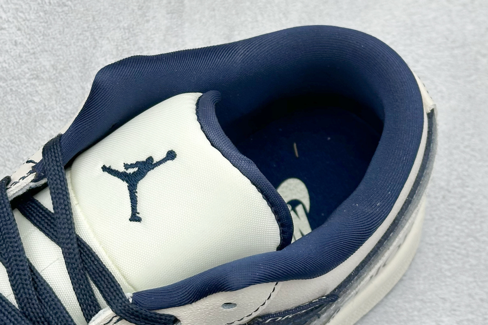 XC版Nike Jordan Air Jordan 1“迪奥联名——深蓝拼接灰勾” 高端定制 低帮 复古 减震 防滑 耐磨 篮球鞋 QR2025-001