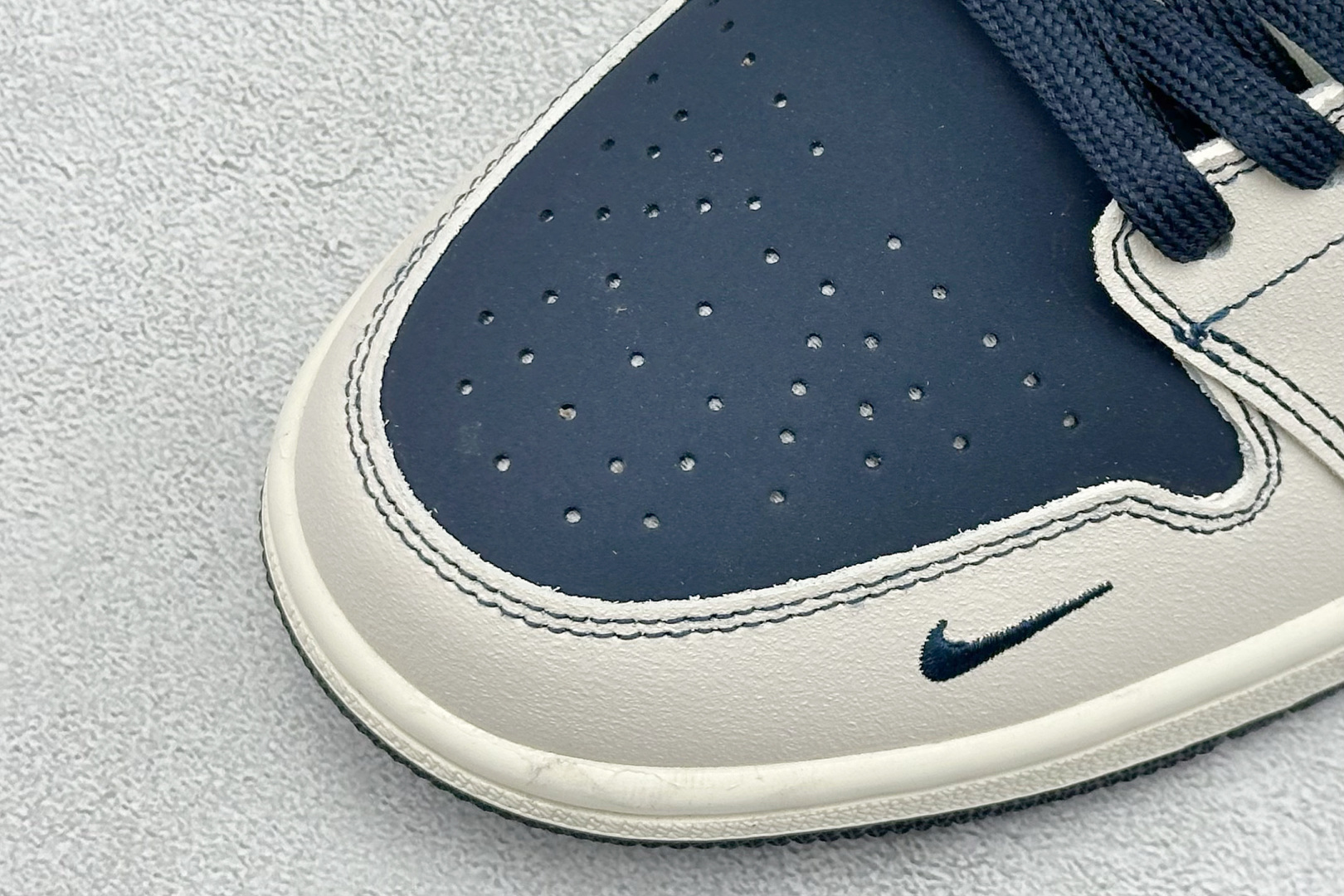 XC版Nike Jordan Air Jordan 1“迪奥联名——深蓝拼接灰勾” 高端定制 低帮 复古 减震 防滑 耐磨 篮球鞋 QR2025-001