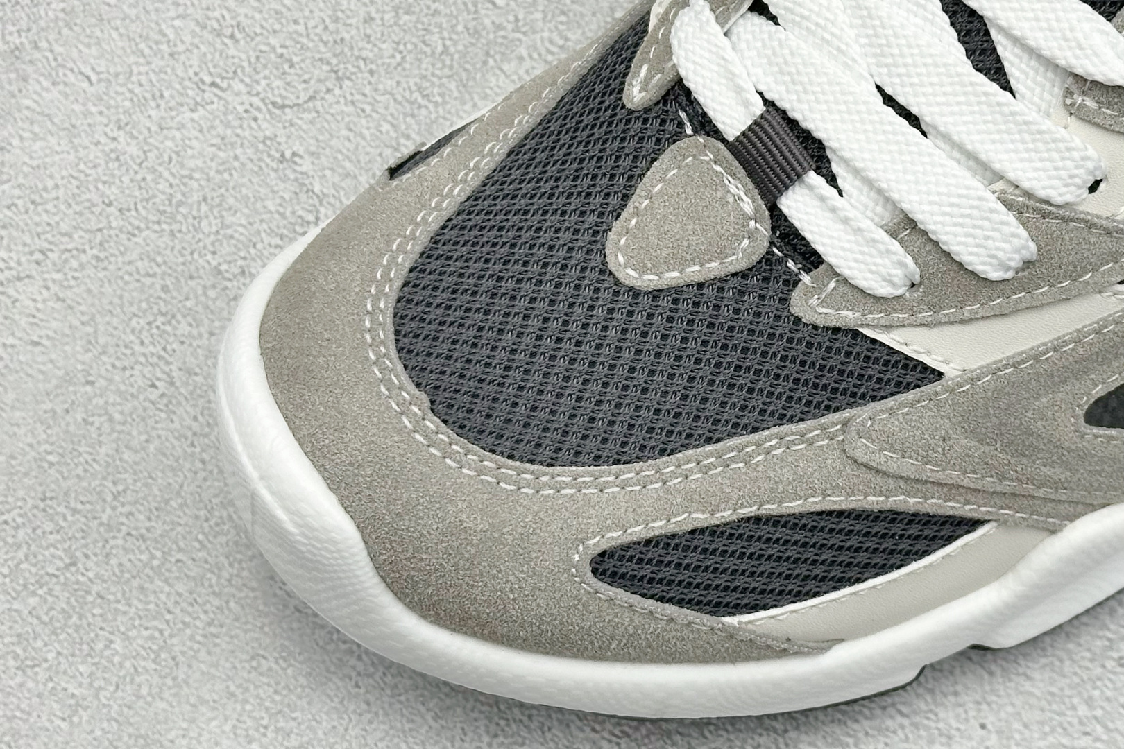 ECCO爱步男款运动鞋 户外防水透气防滑复古跑鞋时尚拼接徒步鞋 803474