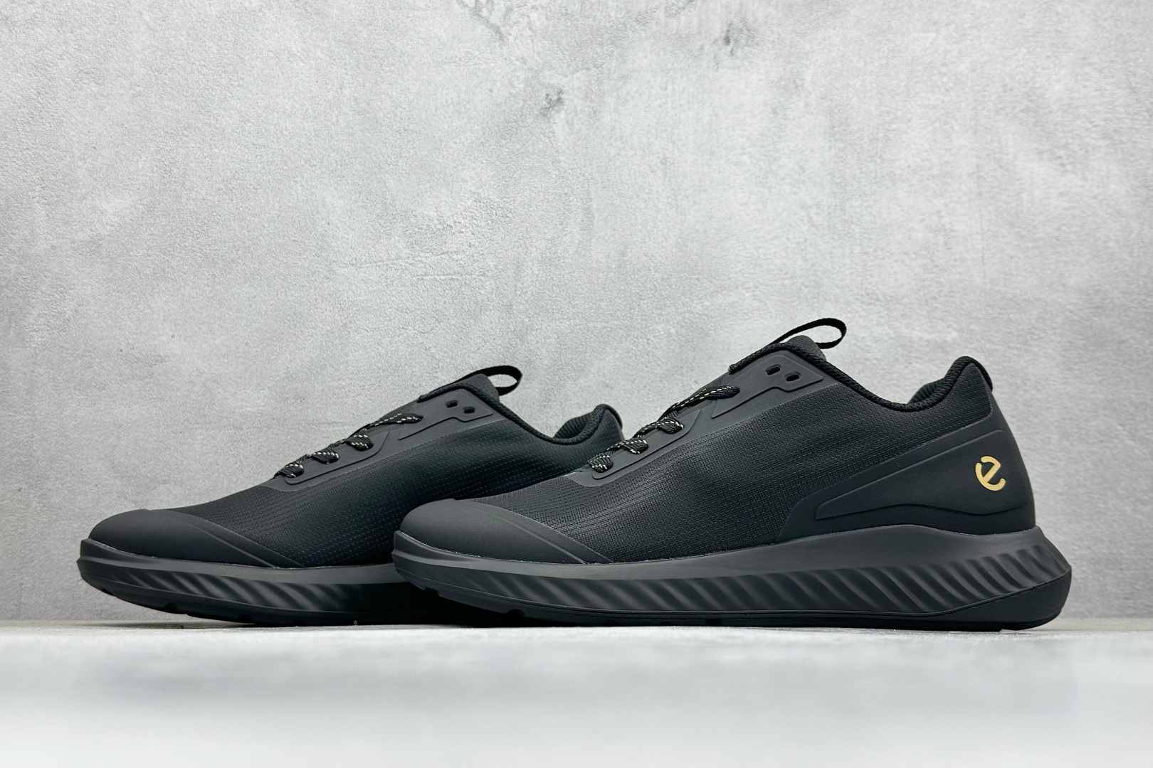 ECCO/爱步 运动跑鞋/休闲鞋 品质 钢印Lo 独家官网订制 875825