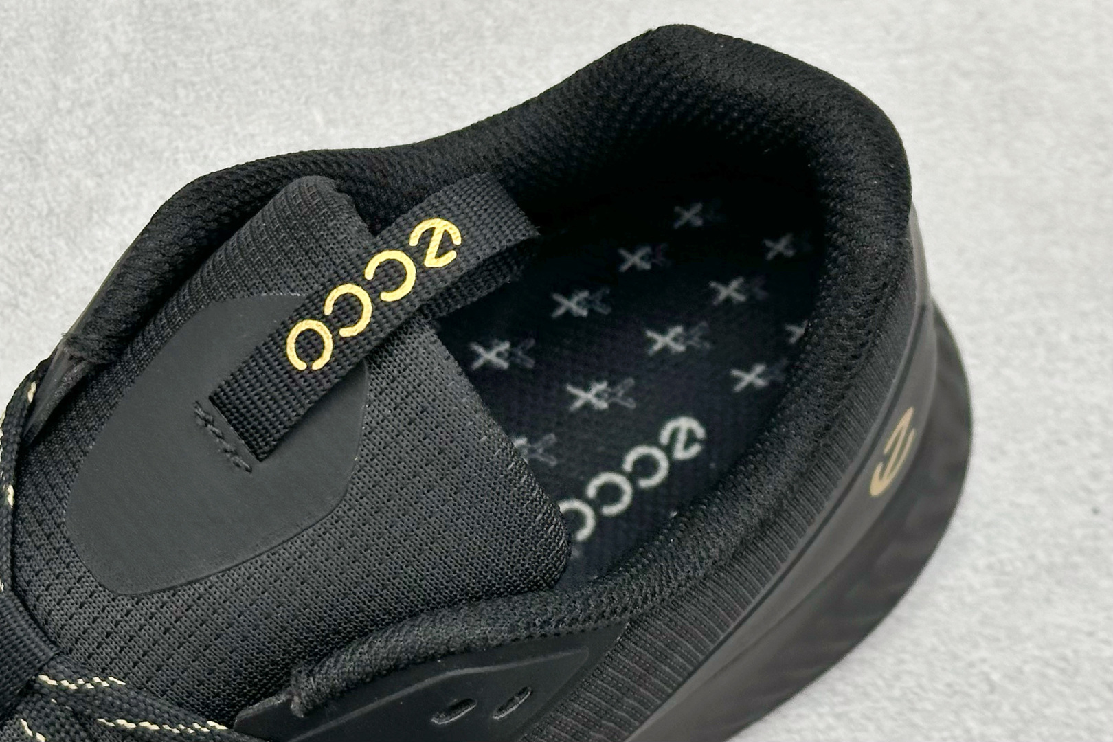 ECCO/爱步 运动跑鞋/休闲鞋 品质 钢印Lo 独家官网订制 875825