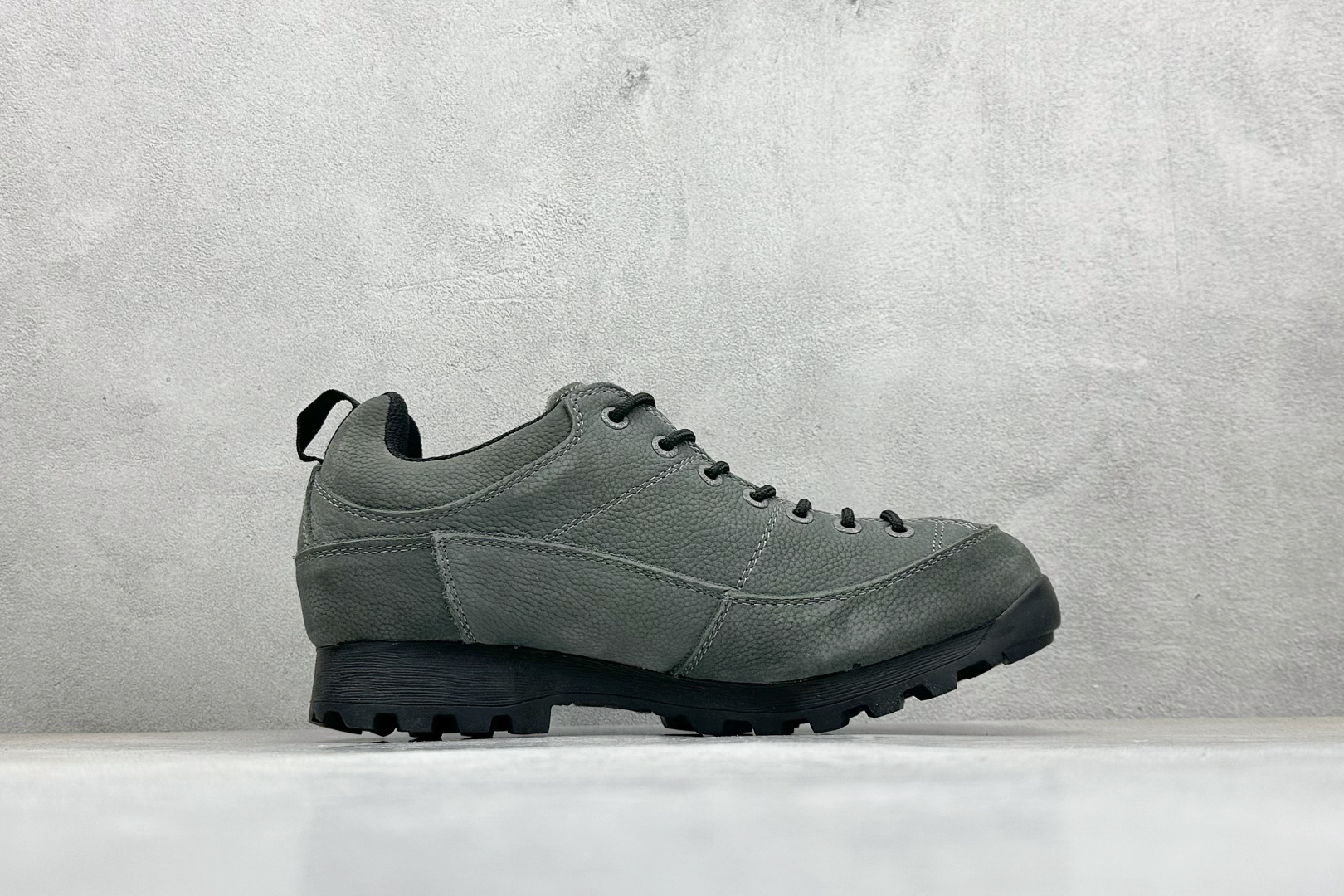 240 CRISPI Monaco 摩纳哥 GTX 登山 耐磨防水 中帮 户外功能鞋