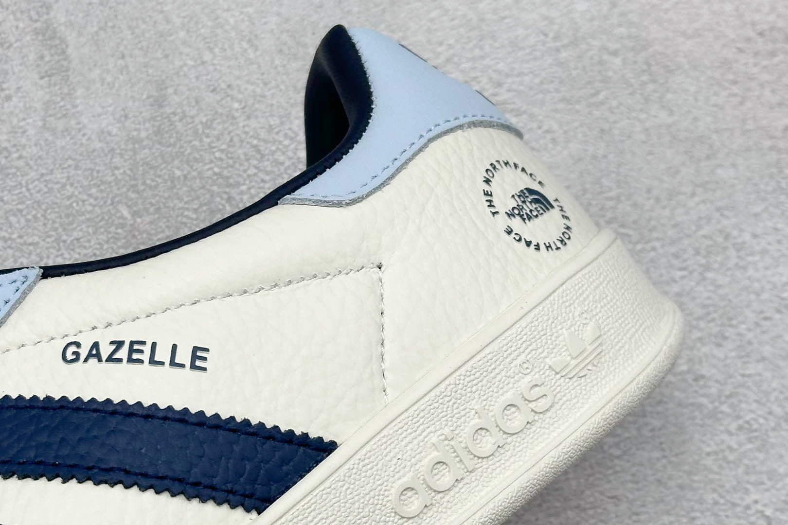 180 AD Gazelle Indoor Trainers 北面联名—奶白浅蓝 DD6609