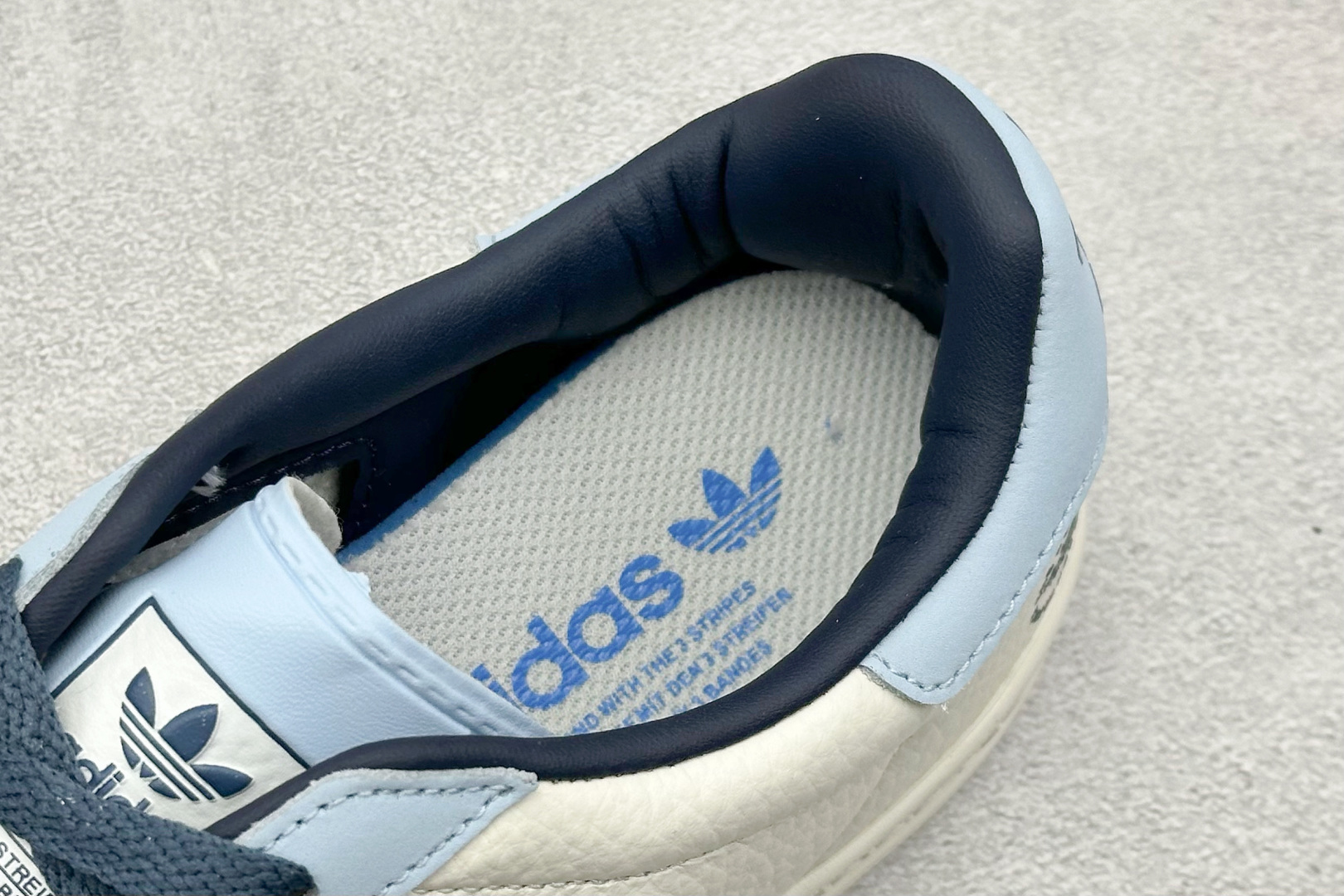 180 AD Gazelle Indoor Trainers 北面联名—奶白浅蓝 DD6609