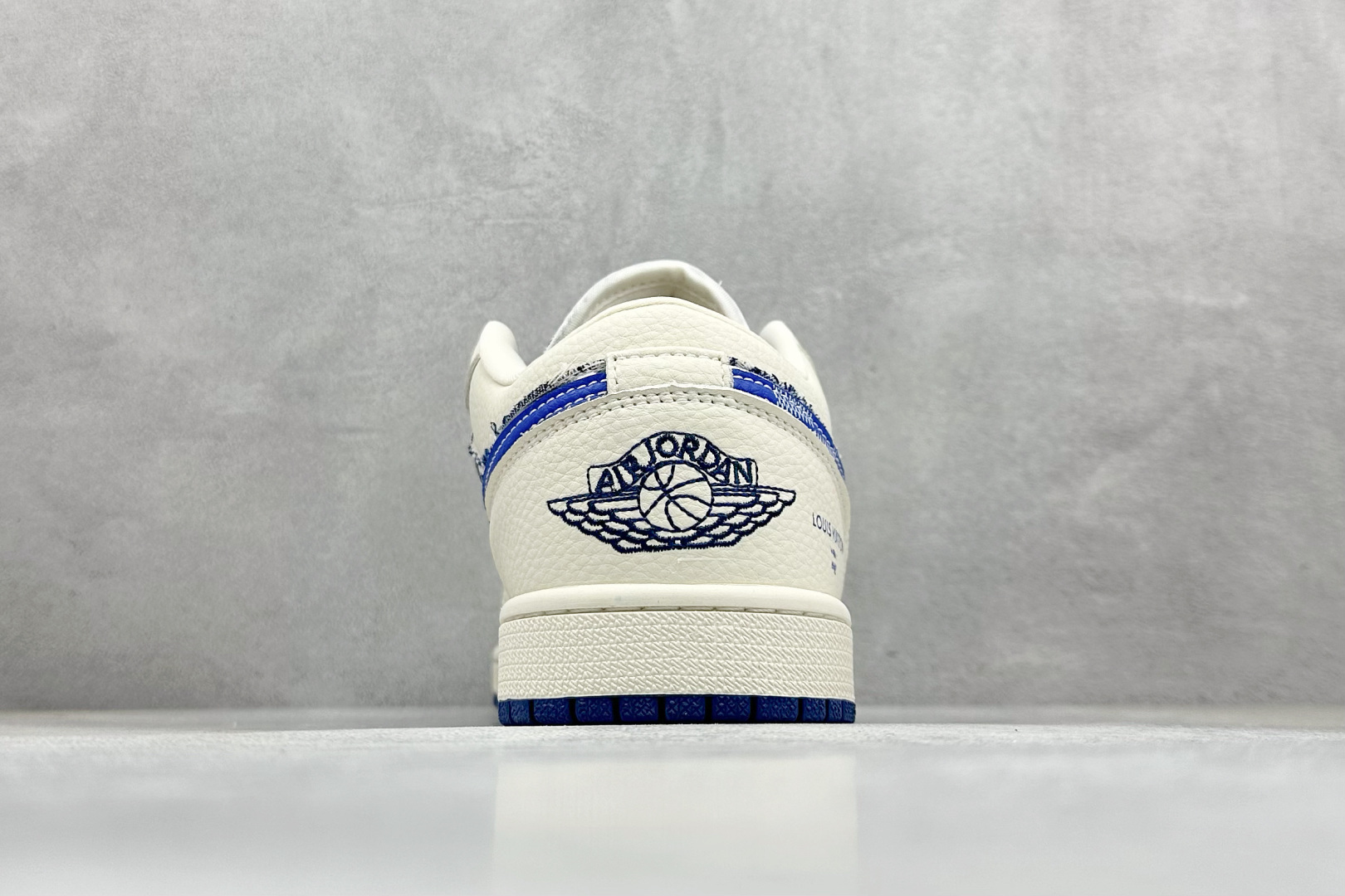 Air Jordan 1 Low AJ1 乔1 “LV路易威登联名---米白蓝帆布牛仔印花”高端定制 低帮复古篮球鞋 QG1988-009