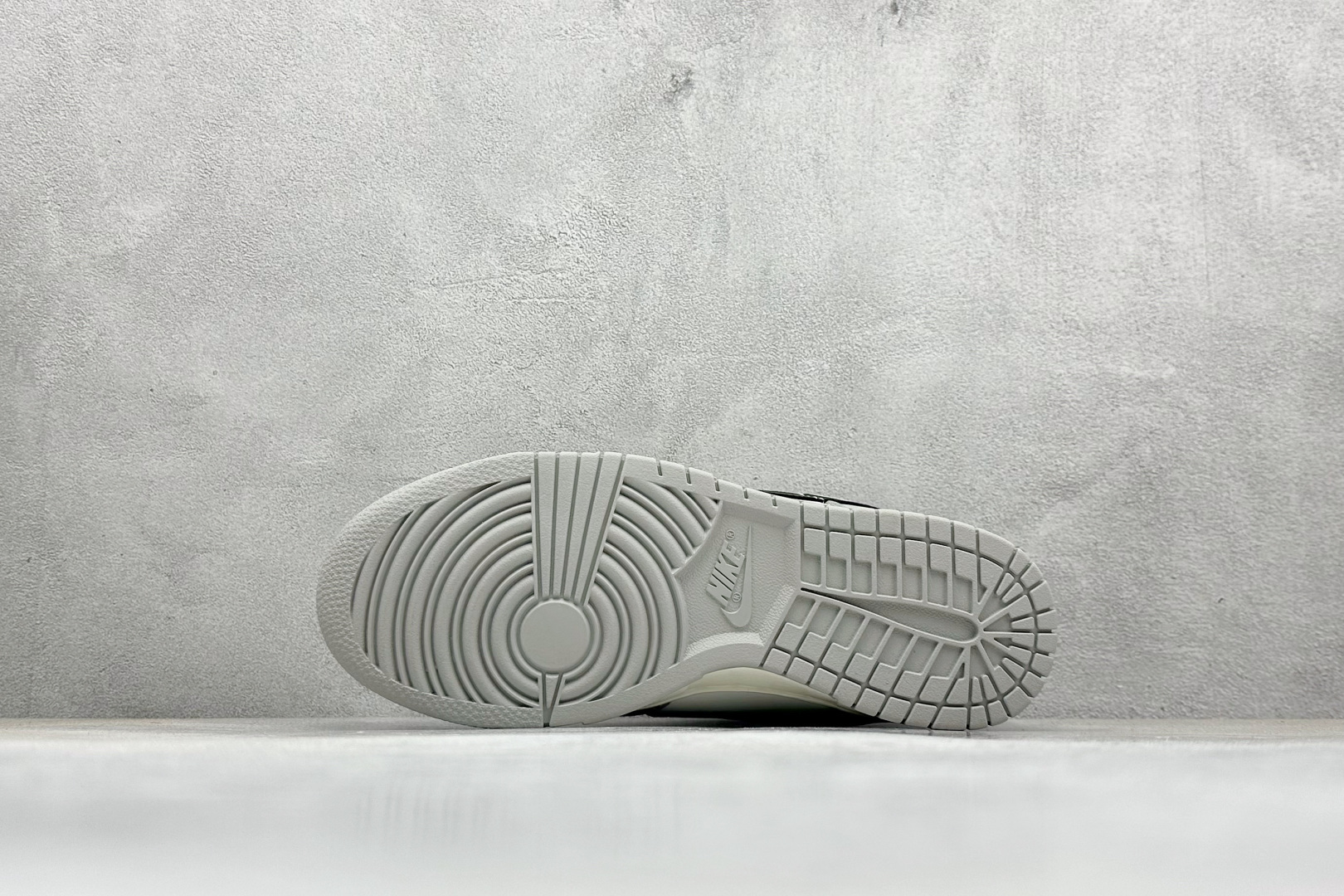 史诗级Nike SB Dunk Low 白黑灰 低帮休闲板鞋 IB3079-101-High Quatity Cheap Brand wholesale wholesaler seller Clothes Bags handbags Sneakers Top Fashion Clothing Shoes from China Factory Chinese suppliers best Quality Beautiful Price 史诗级Nike SB Dunk Low 白黑灰 低帮休闲板鞋 IB3079-101