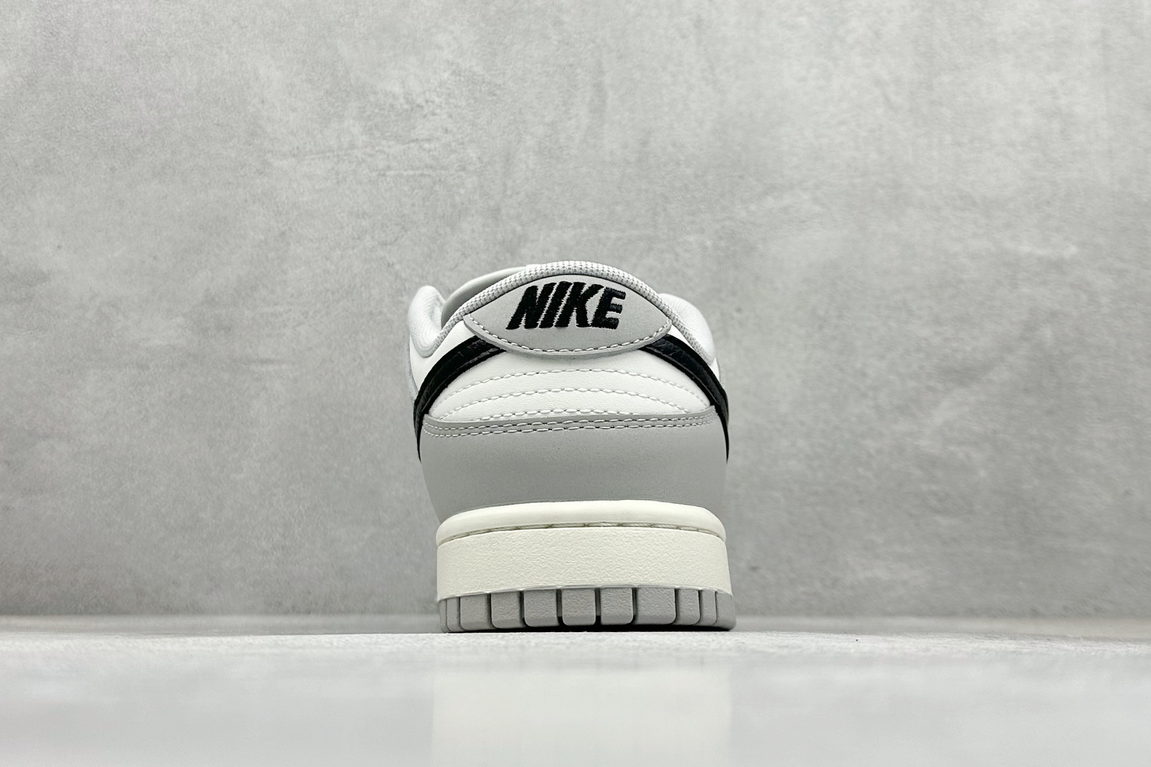 史诗级Nike SB Dunk Low 白黑灰 低帮休闲板鞋 IB3079-101-High Quatity Cheap Brand wholesale wholesaler seller Clothes Bags handbags Sneakers Top Fashion Clothing Shoes from China Factory Chinese suppliers best Quality Beautiful Price 史诗级Nike SB Dunk Low 白黑灰 低帮休闲板鞋 IB3079-101