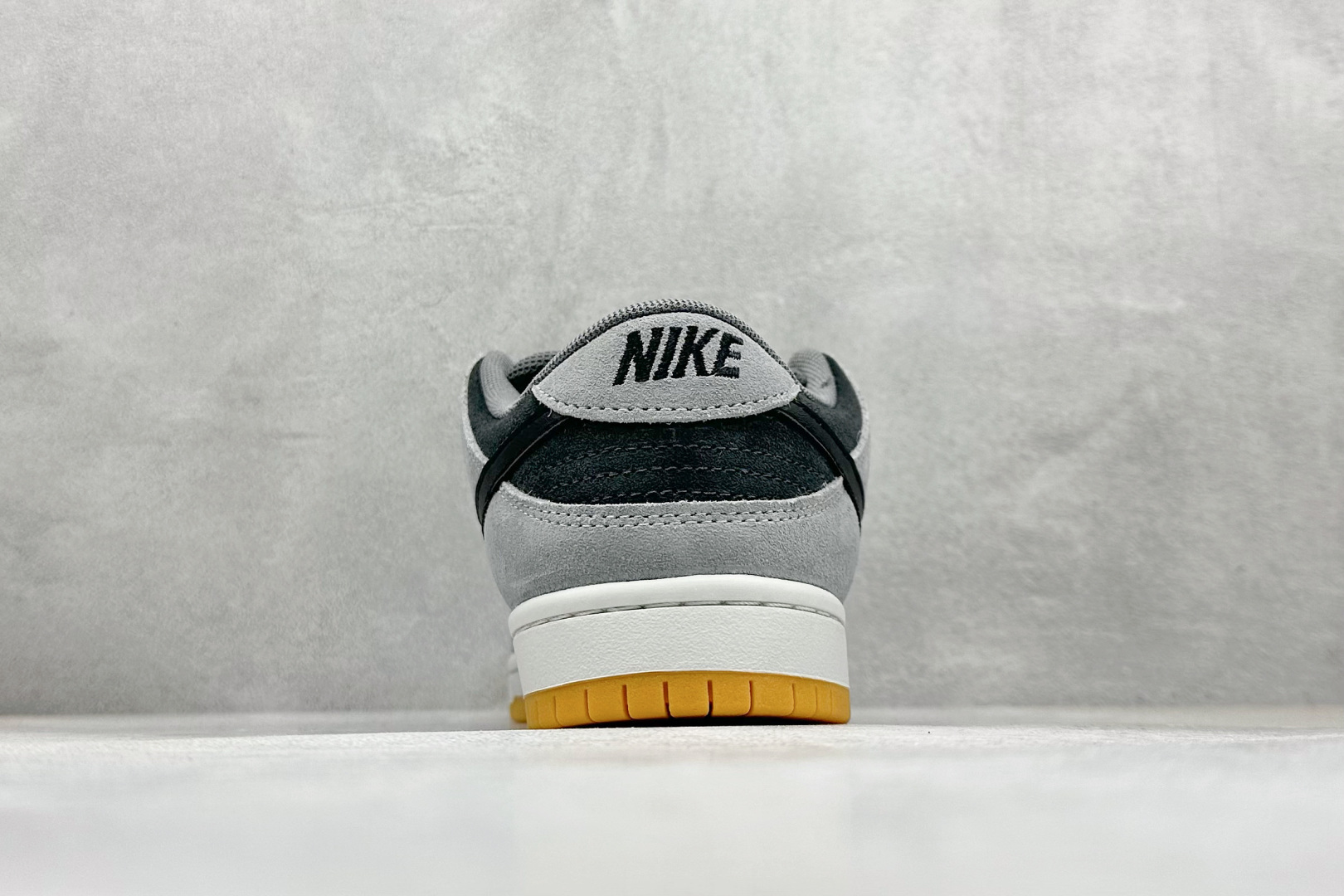史诗级Nike SB Dunk Low ”DARK SMOKE GREY” 灰黑色 HF3063-001