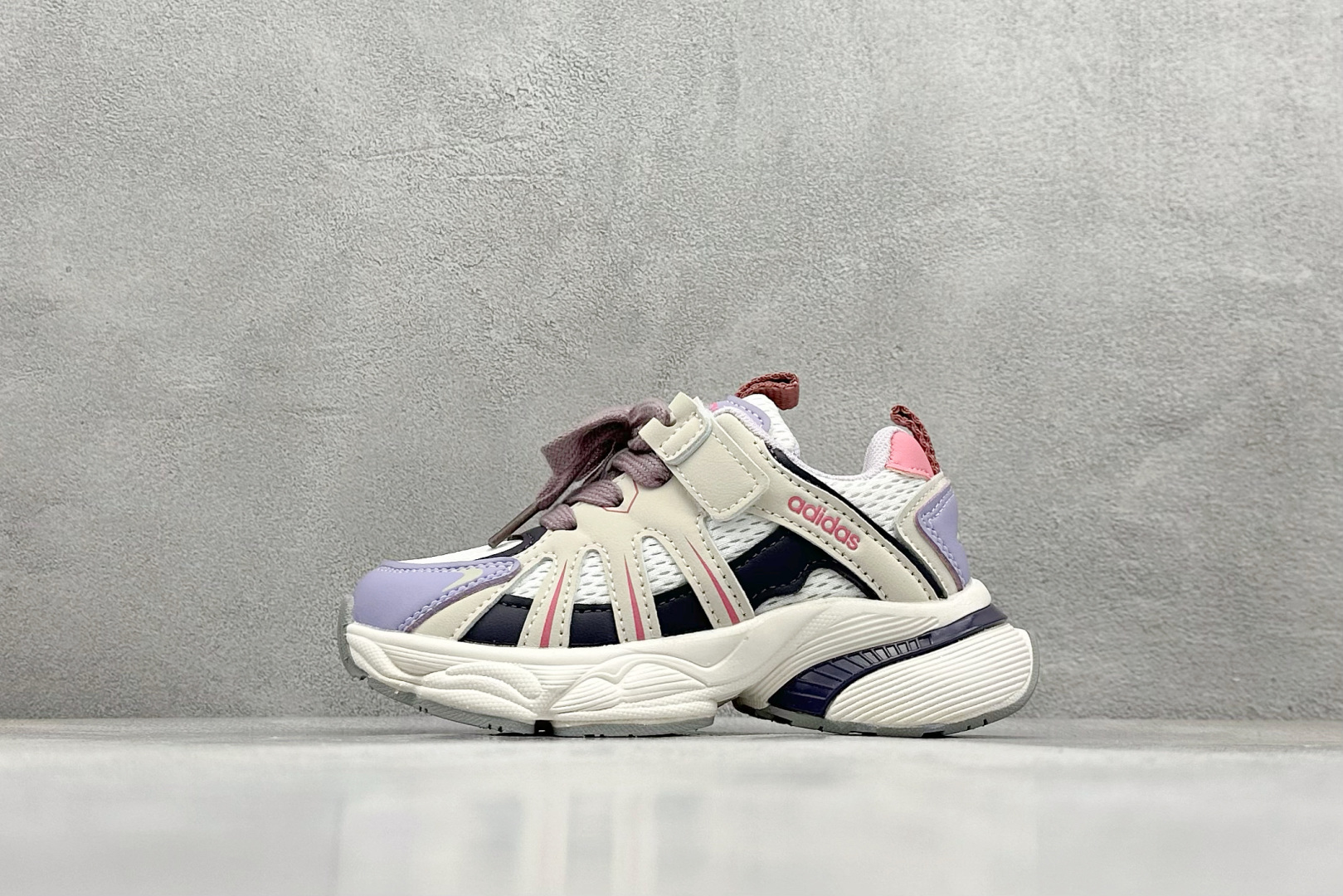 120 Adidas 阿迪达斯 太空革网面 时尚 百搭设计舒适 防滑透气 低帮 儿童休闲鞋 阿迪童鞋