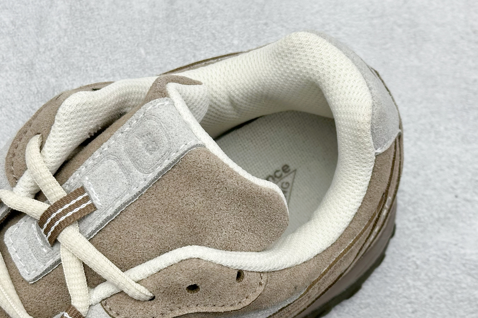 220 New Balance 204系列复古透气休闲运动慢跑鞋 U204LMMA