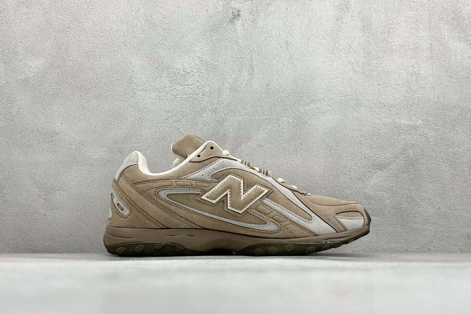 220 New Balance 204系列复古透气休闲运动慢跑鞋 U204LMMA