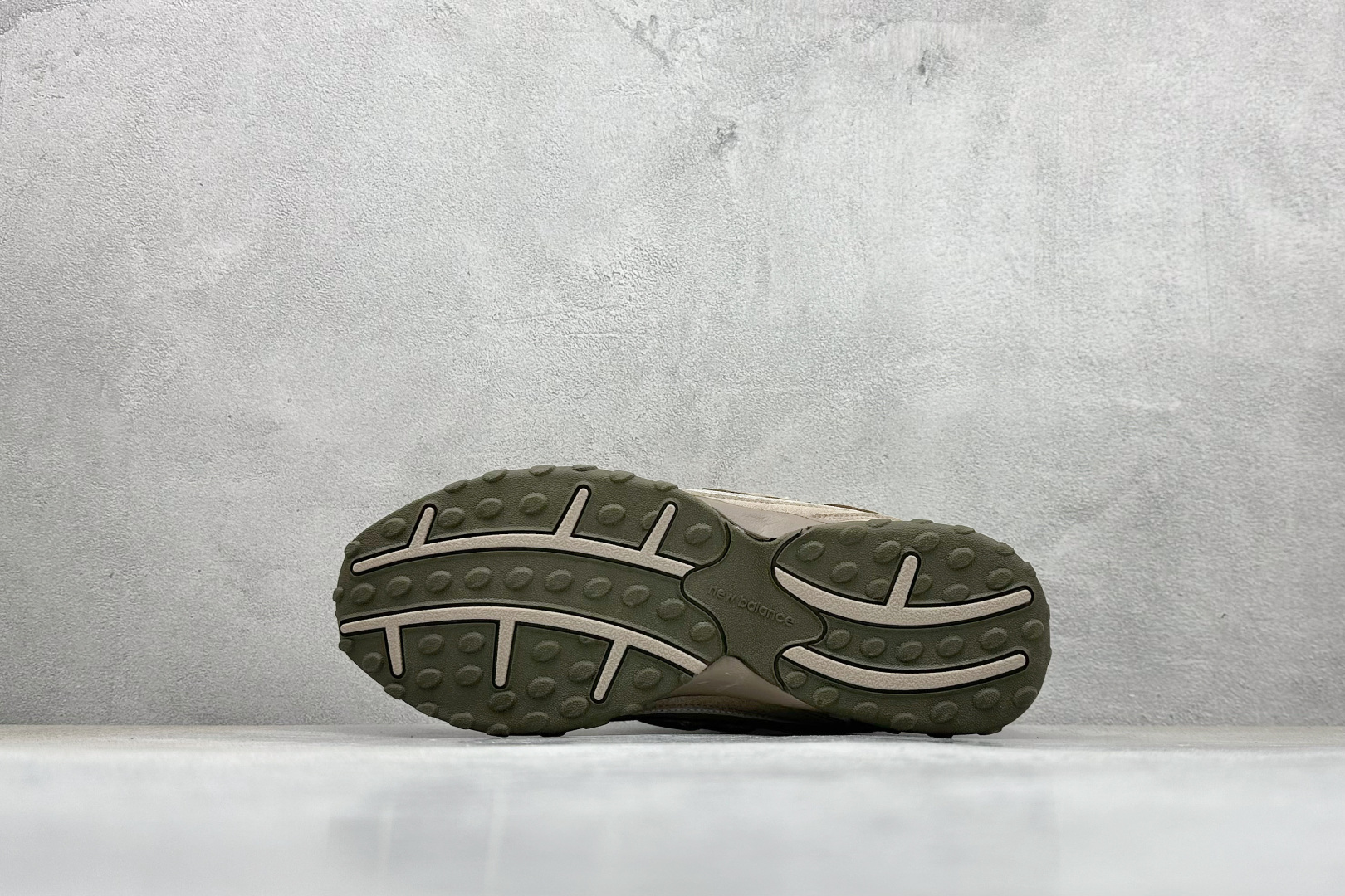 220 New Balance 204系列复古透气休闲运动慢跑鞋 U204LMMA