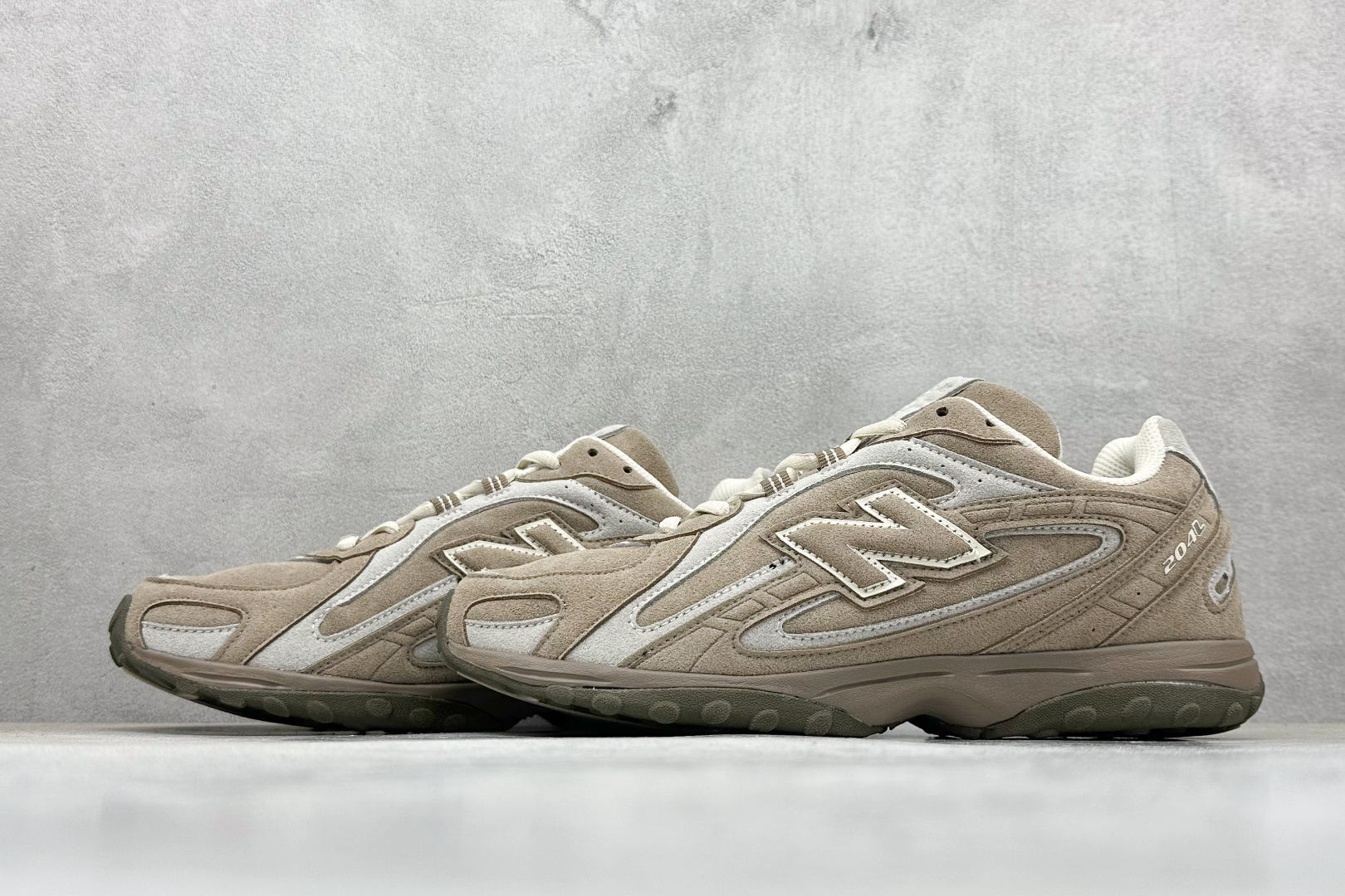 220 New Balance 204系列复古透气休闲运动慢跑鞋 U204LMMA