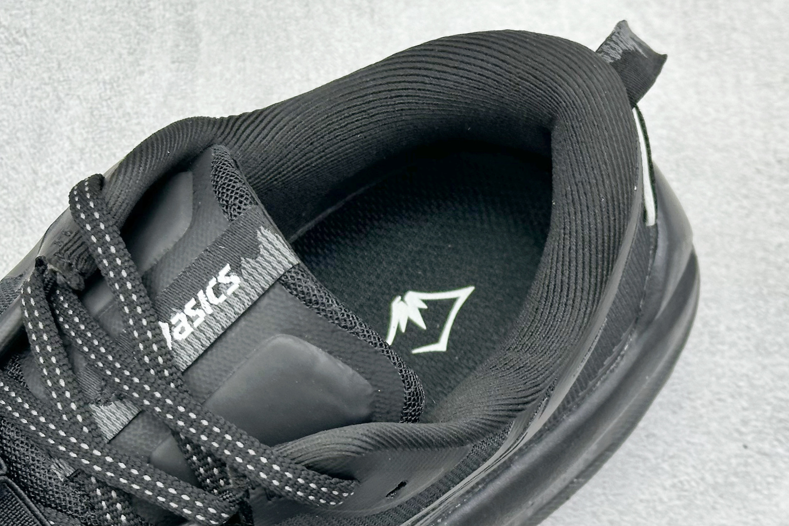 200 Asics Trabuco 4 亚瑟士运动休闲透气专业跑鞋 1011C187-001