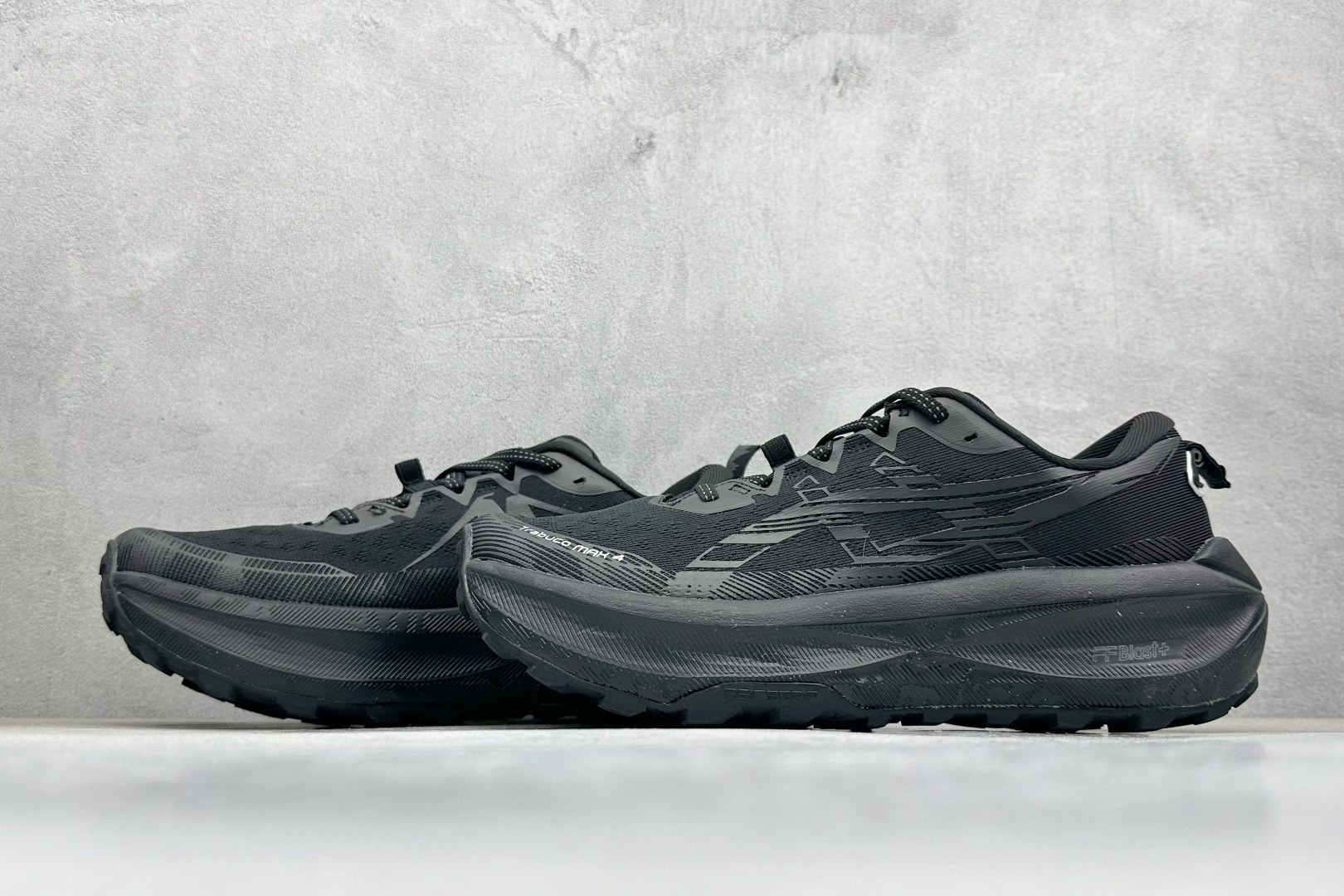 200 Asics Trabuco 4 亚瑟士运动休闲透气专业跑鞋 1011C187-001