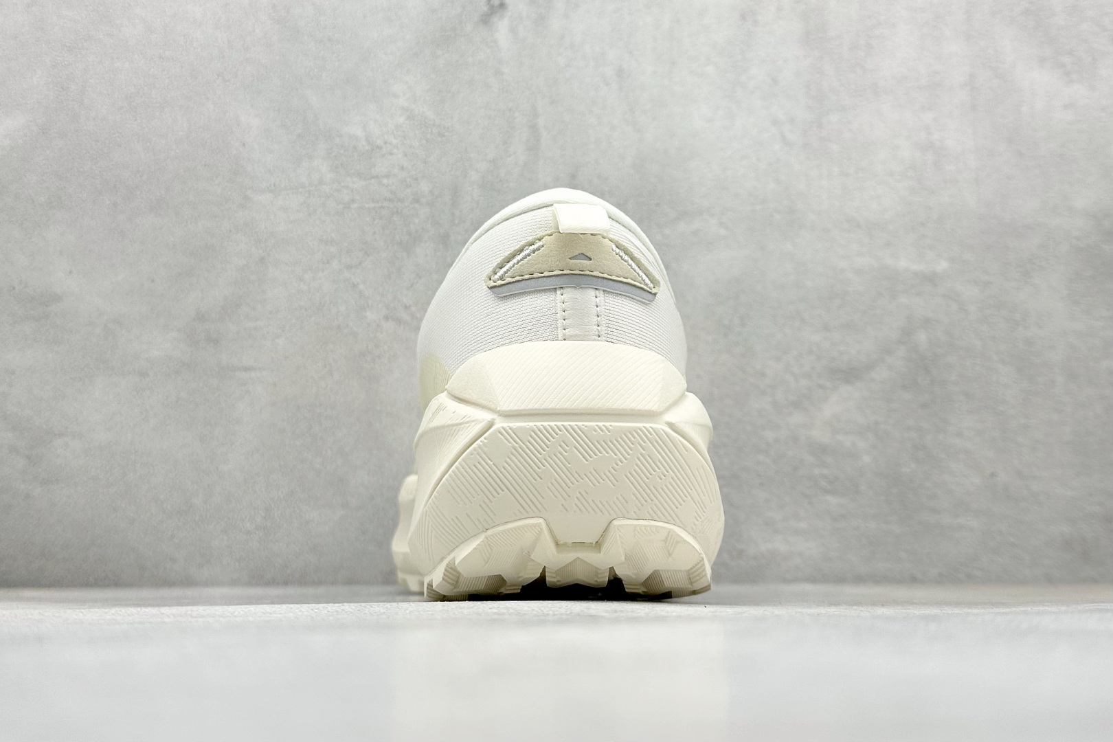 200 Asics Trabuco 4 亚瑟士运动休闲透气专业跑鞋 1011B976-100