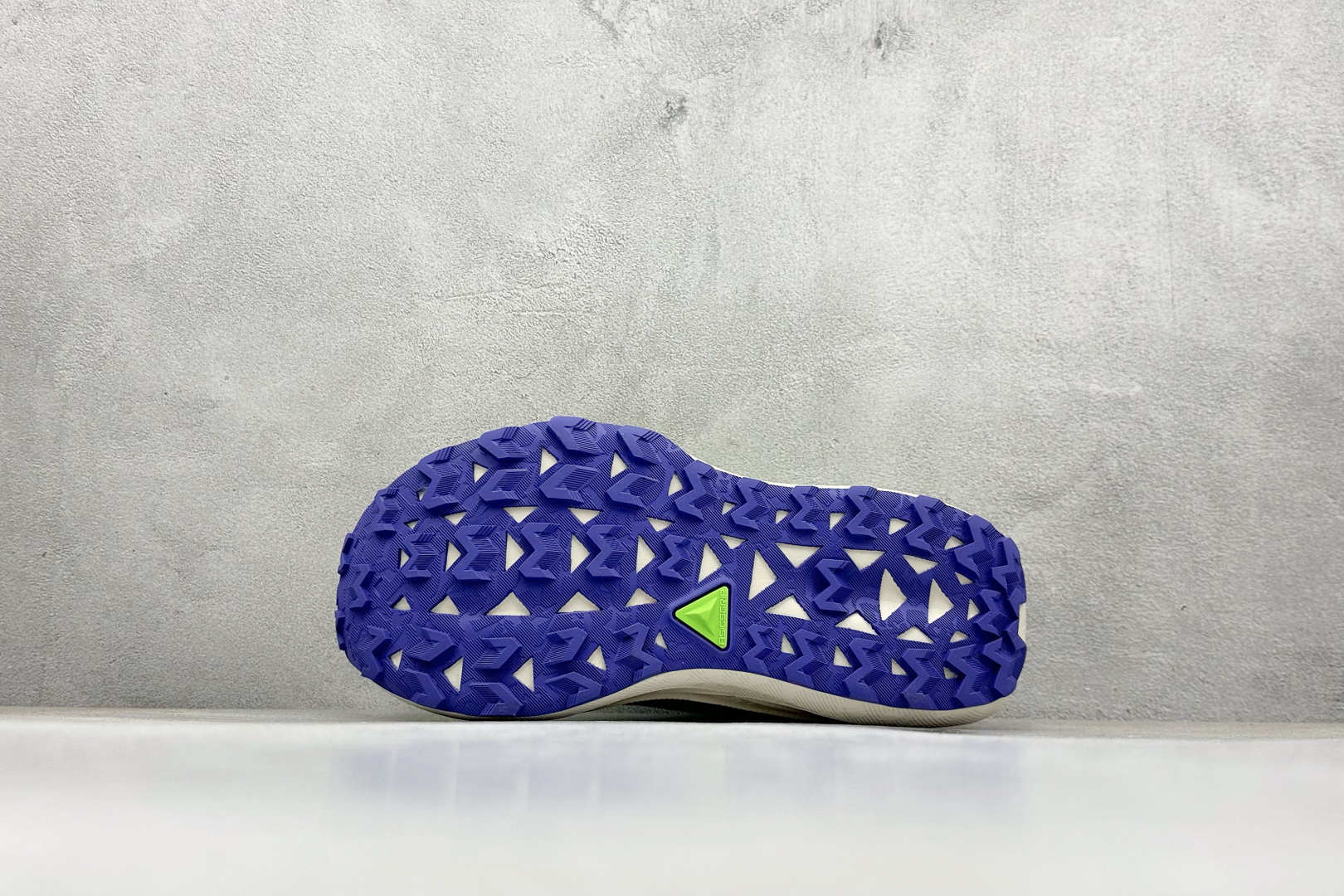 200 Asics Trabuco 4 亚瑟士运动休闲透气专业跑鞋 1011B976-300