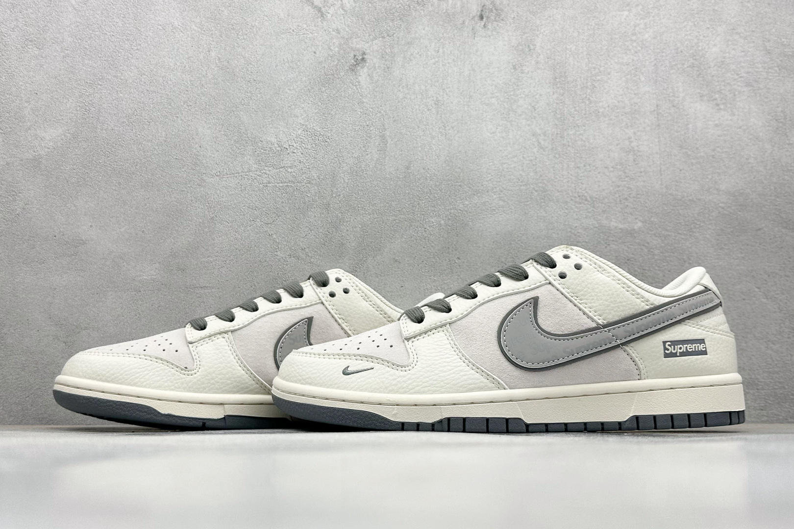 福利特价 【纯原】Nike SB Dunk Low“ Supreme联名——米白灰猪八” 周年高端定制