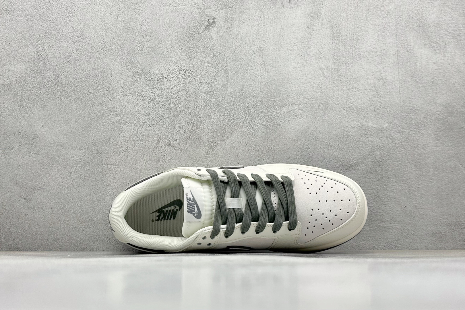 福利特价 【纯原】Nike SB Dunk Low“ Supreme联名——米白灰猪八” 周年高端定制