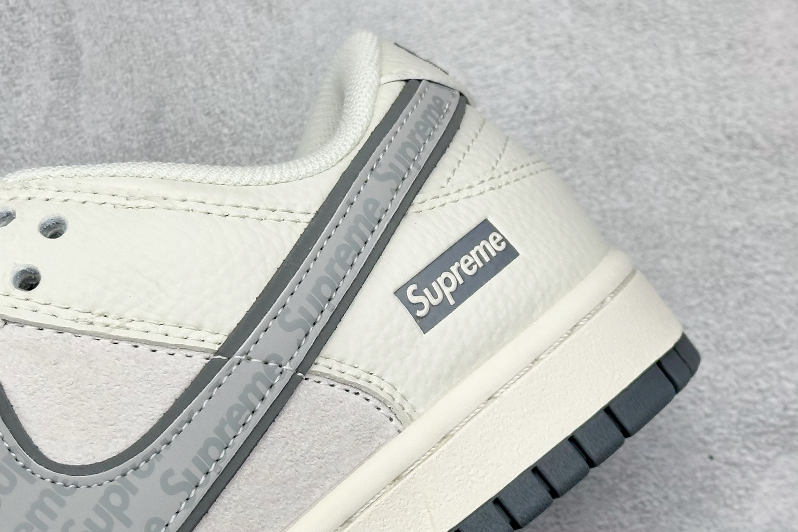 福利特价 【纯原】Nike SB Dunk Low“ Supreme联名——米白灰猪八” 周年高端定制