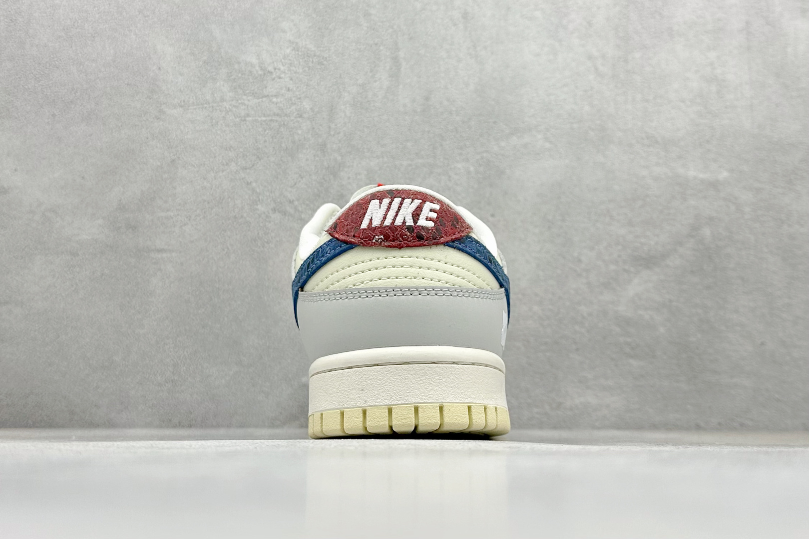 福利特价 【纯原】Nike SB Dunk Low UN联名 周年高端定制 低帮休闲板鞋 定制鞋盒 大厂