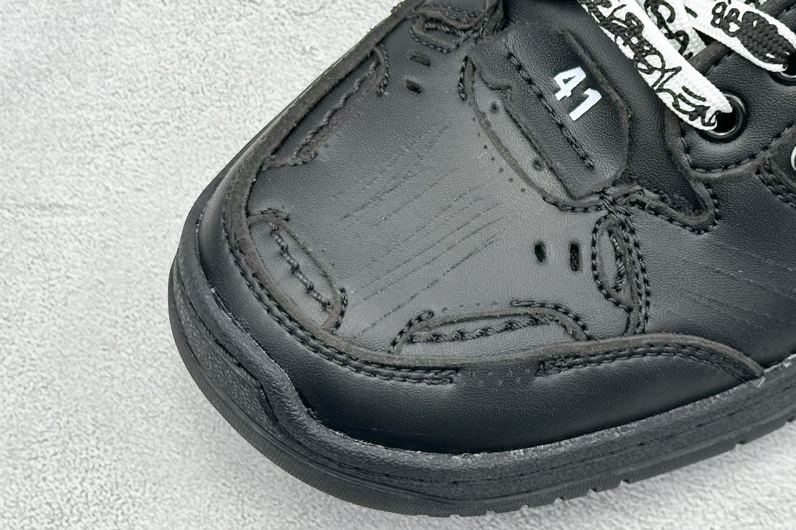 I8版Balenciaga Hamptons Worn-Out 巴黎世家十八18代 涤纶(聚酯纤维)牛皮革 圆头系带 低帮 生活休闲鞋板鞋 841765-WCURB-1000-High Quatity Cheap Brand wholesale wholesaler seller Clothes Bags handbags Sneakers Top Fashion Clothing Shoes from China Factory Chinese suppliers best Quality Beautiful Price I8版Balenciaga Hamptons Worn-Out 巴黎世家十八18代 涤纶(聚酯纤维)牛皮革 圆头系带 低帮 生活休闲鞋板鞋 841765-WCURB-1000