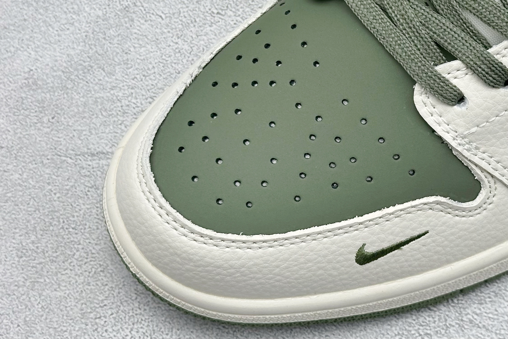 XC版Nike Jordan Air Jordan 1“古驰联名——浅绿米花勾” 高端定制 低帮 复古 减震 防滑 耐磨 篮球鞋 QR2025-002