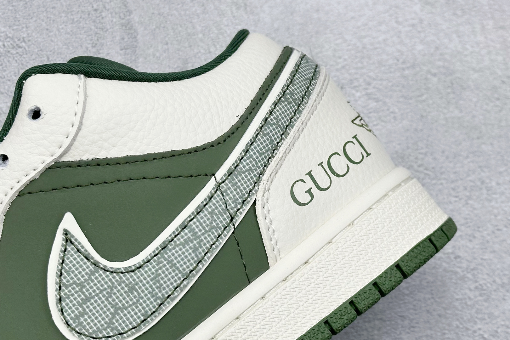 XC版Nike Jordan Air Jordan 1“古驰联名——浅绿米花勾” 高端定制 低帮 复古 减震 防滑 耐磨 篮球鞋 QR2025-002