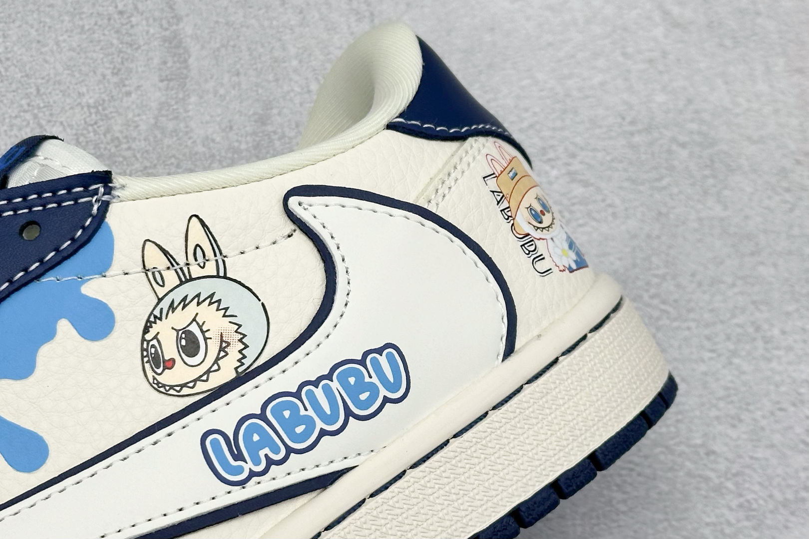 XC版Travis Scott x Fragment Design x Jordan Air Jordan 1 Low SP “蓝泼墨拉布布” DZ5899-017