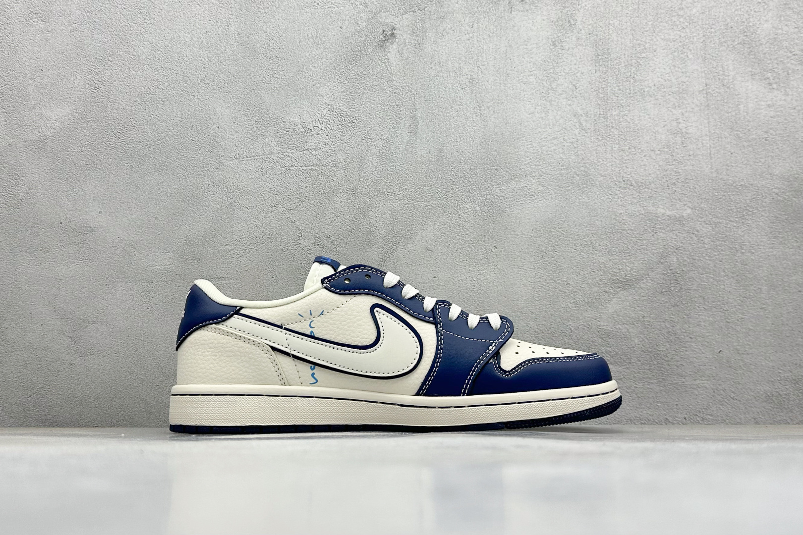 XC版Travis Scott x Fragment Design x Jordan Air Jordan 1 Low SP “蓝泼墨拉布布” DZ5899-017