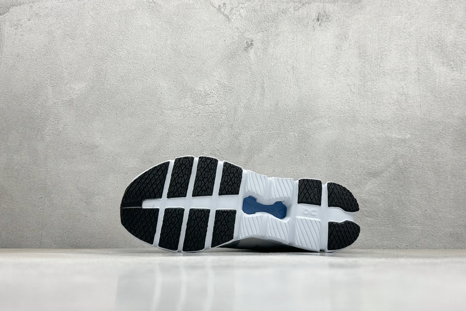 170 XD版 On昂跑 Cloudtilt Loewe 4 户外街头机能风跑步鞋 3WE3007