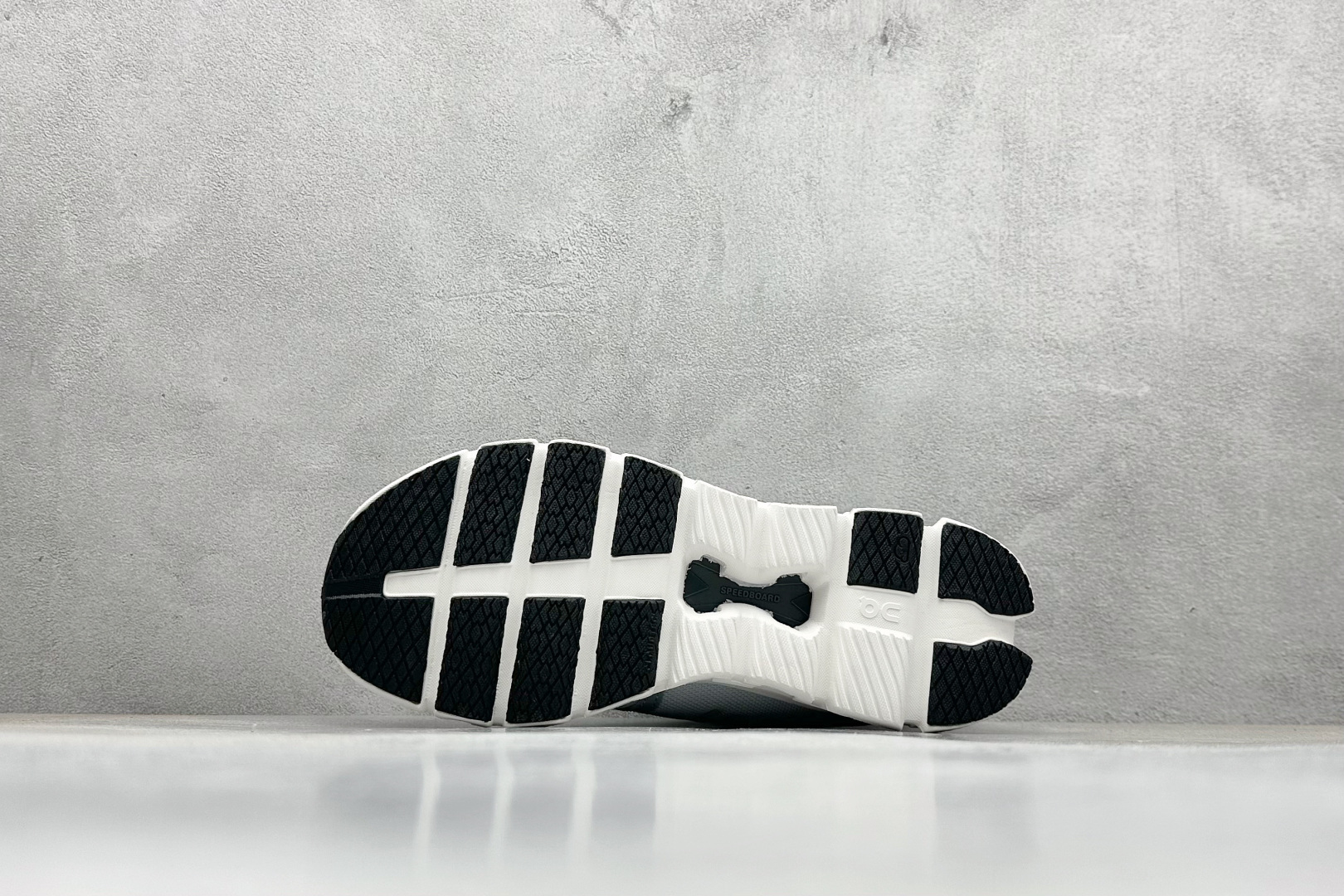 170 XD版 On昂跑 Cloudtilt Loewe 4 户外街头机能风跑步鞋 3ME3004