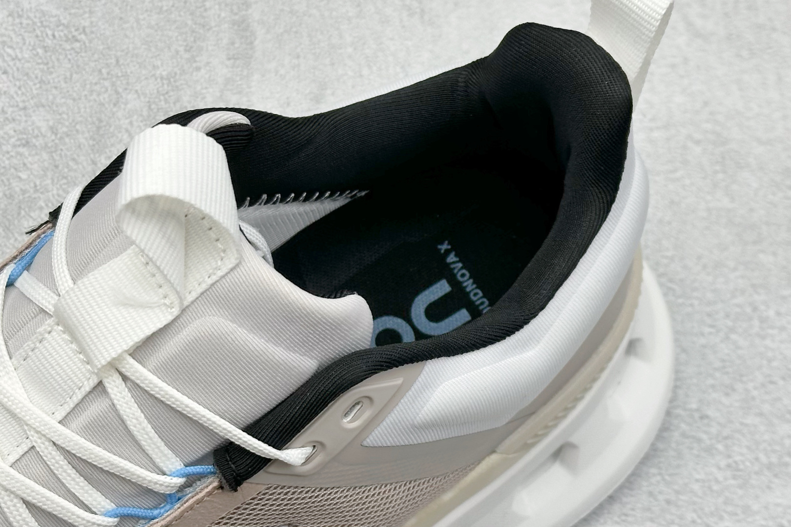 180 XD版On Cloudzone X昂跑舒适百搭防滑耐磨 低帮休闲跑步鞋 3ME3041-Chinese UA Cheap High Quatity Brand Clothes Bags handbags Sneakers wholesale wholesaler seller from China Factory suppliers Fashion Clothing Shoes best Quality Beautiful Price 180 XD版On Cloudzone X昂跑舒适百搭防滑耐磨 低帮休闲跑步鞋 3ME3041