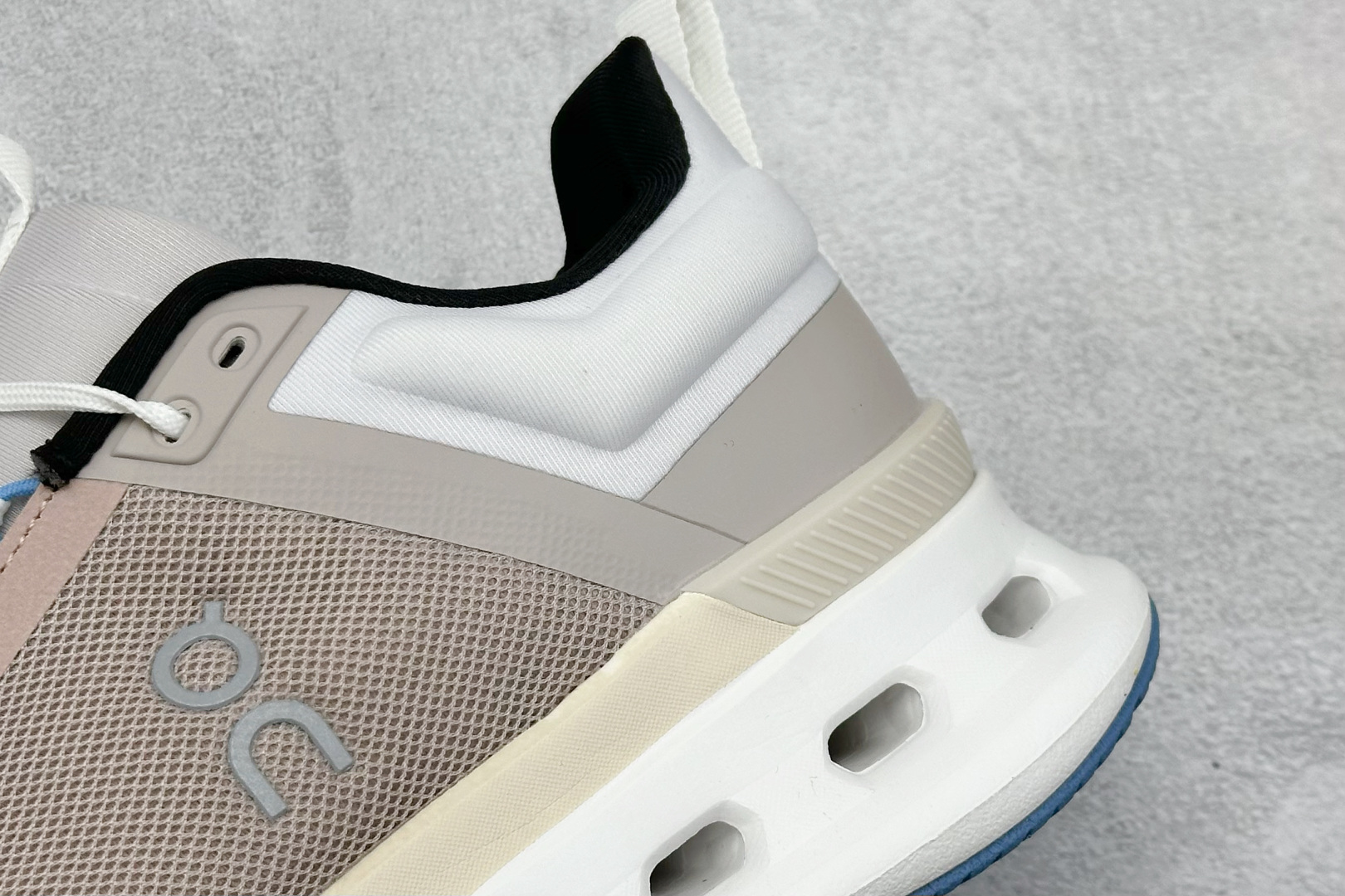 180 XD版On Cloudzone X昂跑舒适百搭防滑耐磨 低帮休闲跑步鞋 3ME3041-Chinese UA Cheap High Quatity Brand Clothes Bags handbags Sneakers wholesale wholesaler seller from China Factory suppliers Fashion Clothing Shoes best Quality Beautiful Price 180 XD版On Cloudzone X昂跑舒适百搭防滑耐磨 低帮休闲跑步鞋 3ME3041