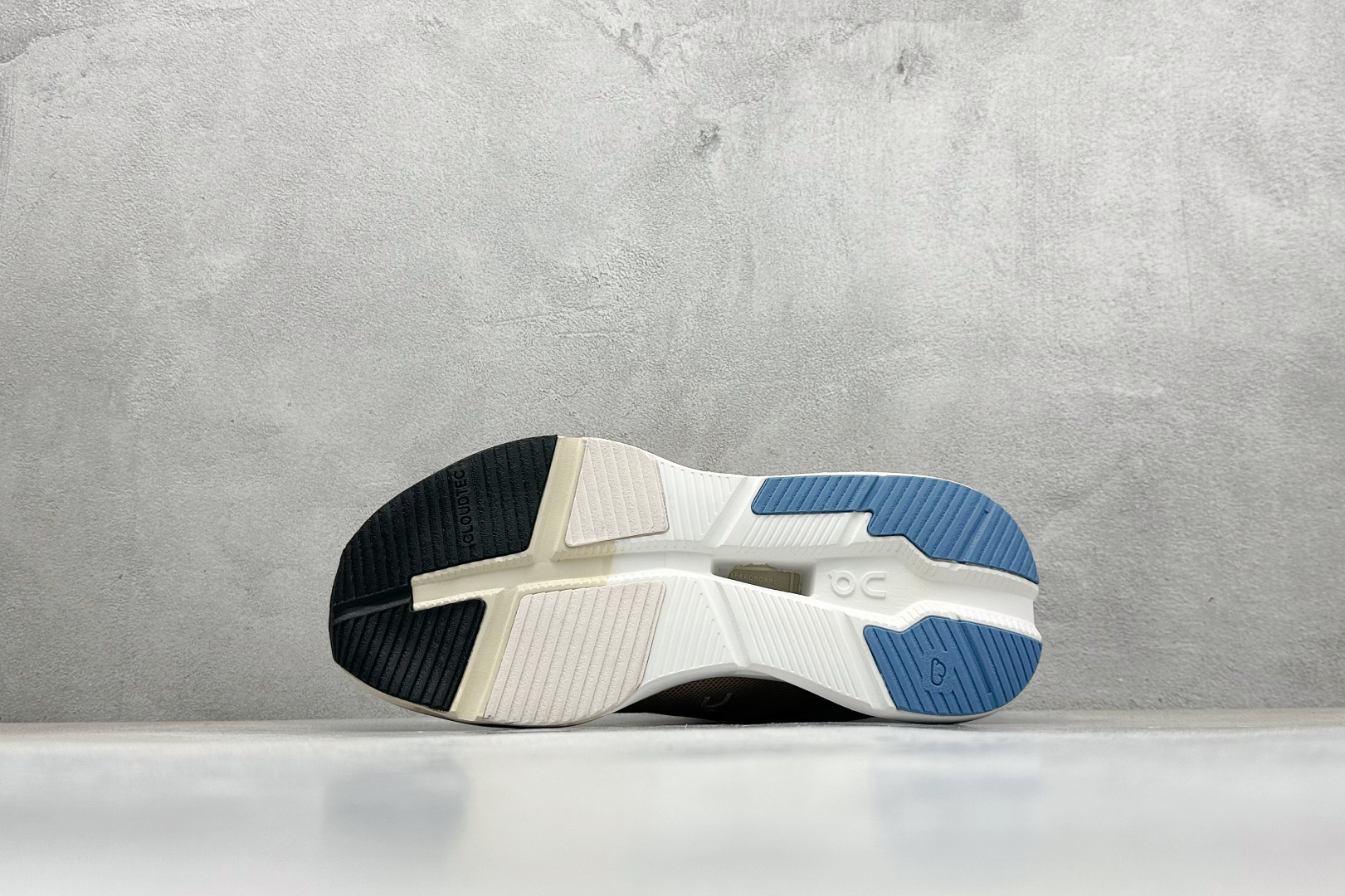 180 XD版On Cloudzone X昂跑舒适百搭防滑耐磨 低帮休闲跑步鞋 3ME3041-Chinese UA Cheap High Quatity Brand Clothes Bags handbags Sneakers wholesale wholesaler seller from China Factory suppliers Fashion Clothing Shoes best Quality Beautiful Price 180 XD版On Cloudzone X昂跑舒适百搭防滑耐磨 低帮休闲跑步鞋 3ME3041