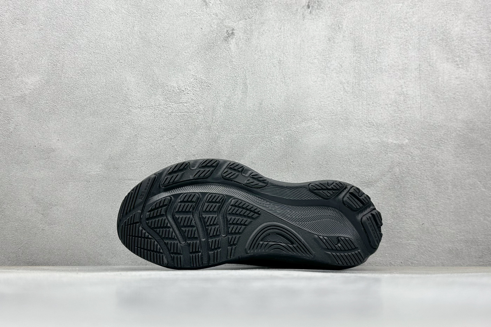 180 ASICS GEL-KAYANO 32 亚瑟士 PLATINUM低帮专业有氧超轻便运动跑步鞋 1011C052-001