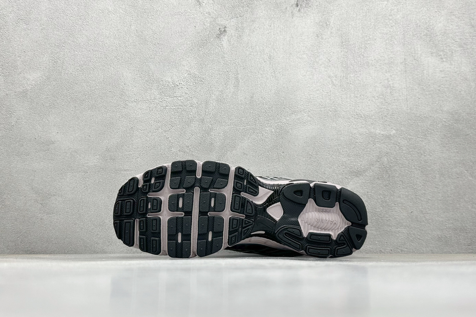 Nike Air Moto 2K 耐克新款复古气垫跑步鞋 HQ2056-200