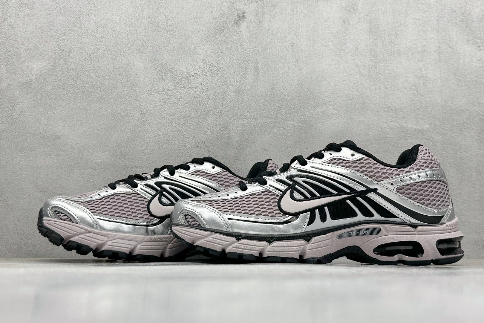 Nike Air Moto 2K 耐克新款复古气垫跑步鞋 HQ2056-200