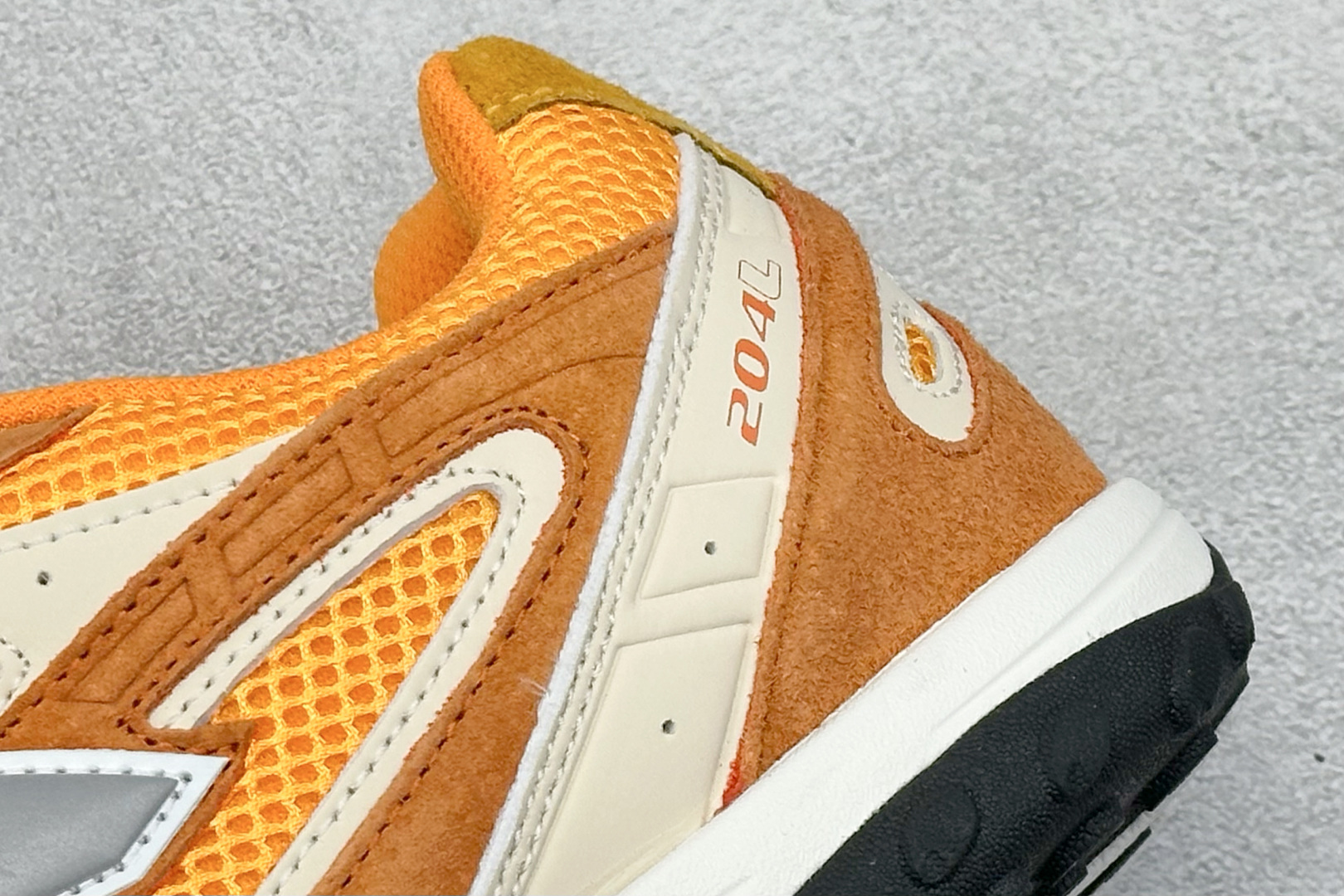 220 New Balance 204系列复古透气休闲运动慢跑鞋 U204LKTI