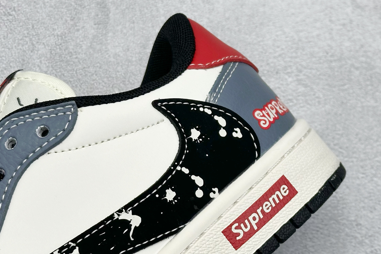 Travis Scott x Nike Air Jordan 1 Low x Superme Air Jordan 1 Low 反转灰白黑小勾倒钩 QW5088-202