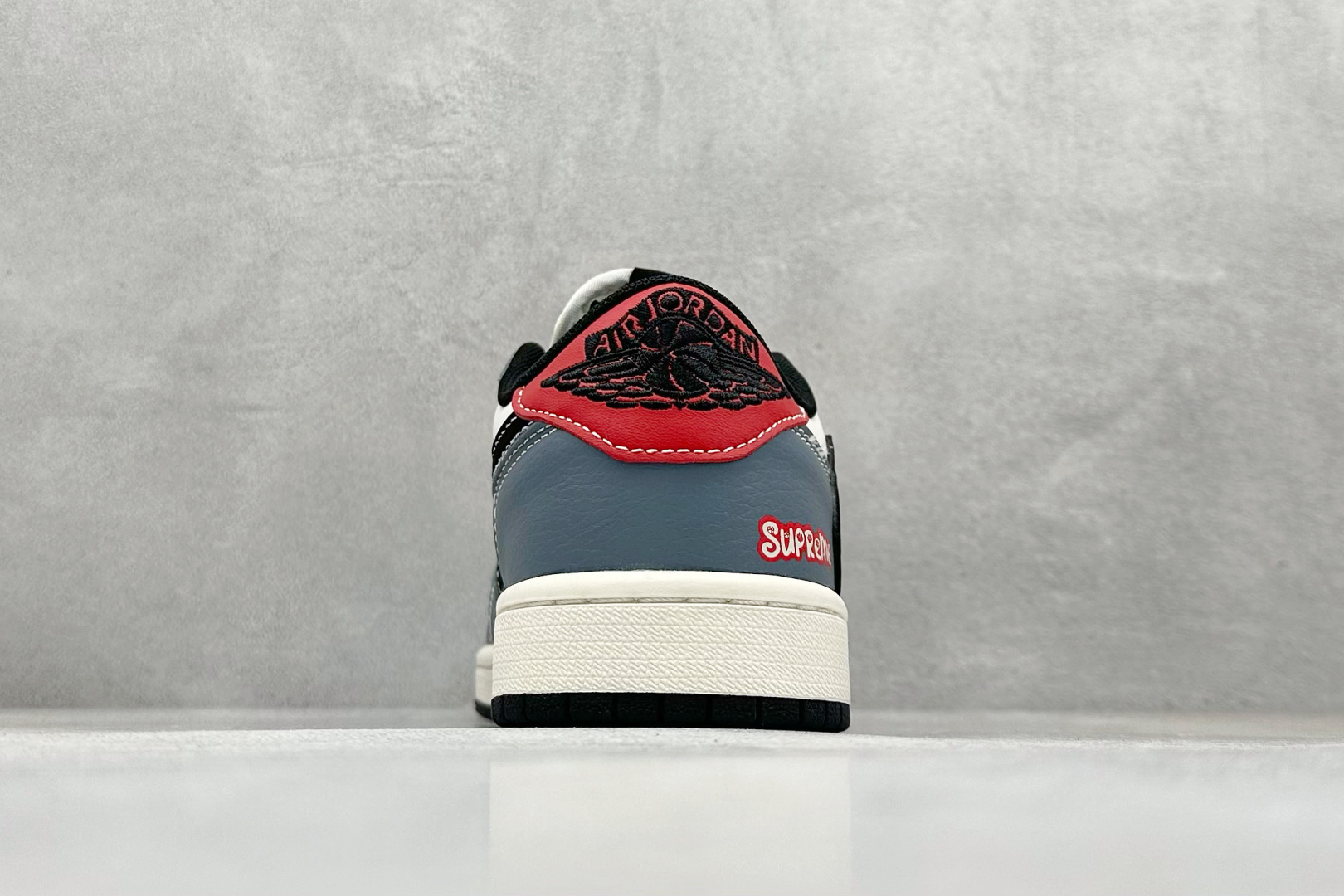 Travis Scott x Nike Air Jordan 1 Low x Superme Air Jordan 1 Low 反转灰白黑小勾倒钩 QW5088-202