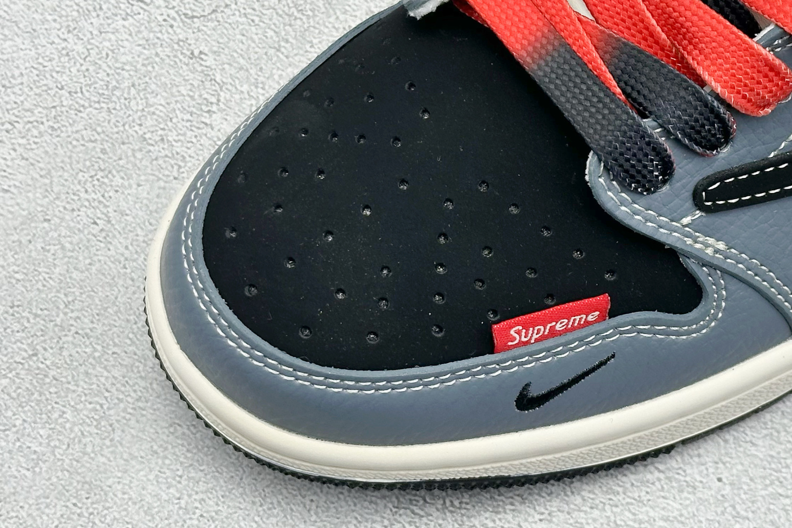 Travis Scott x Nike Air Jordan 1 Low x Superme Air Jordan 1 Low 反转灰白黑小勾倒钩 QW5088-202