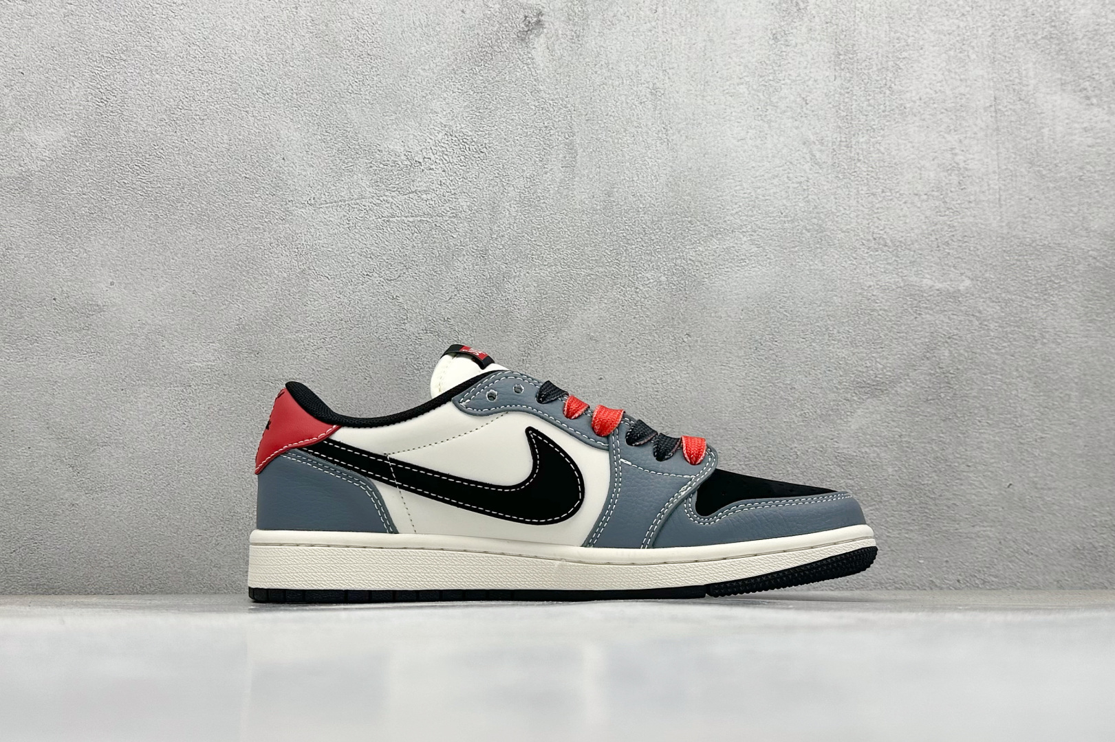 Travis Scott x Nike Air Jordan 1 Low x Superme Air Jordan 1 Low 反转灰白黑小勾倒钩 QW5088-202