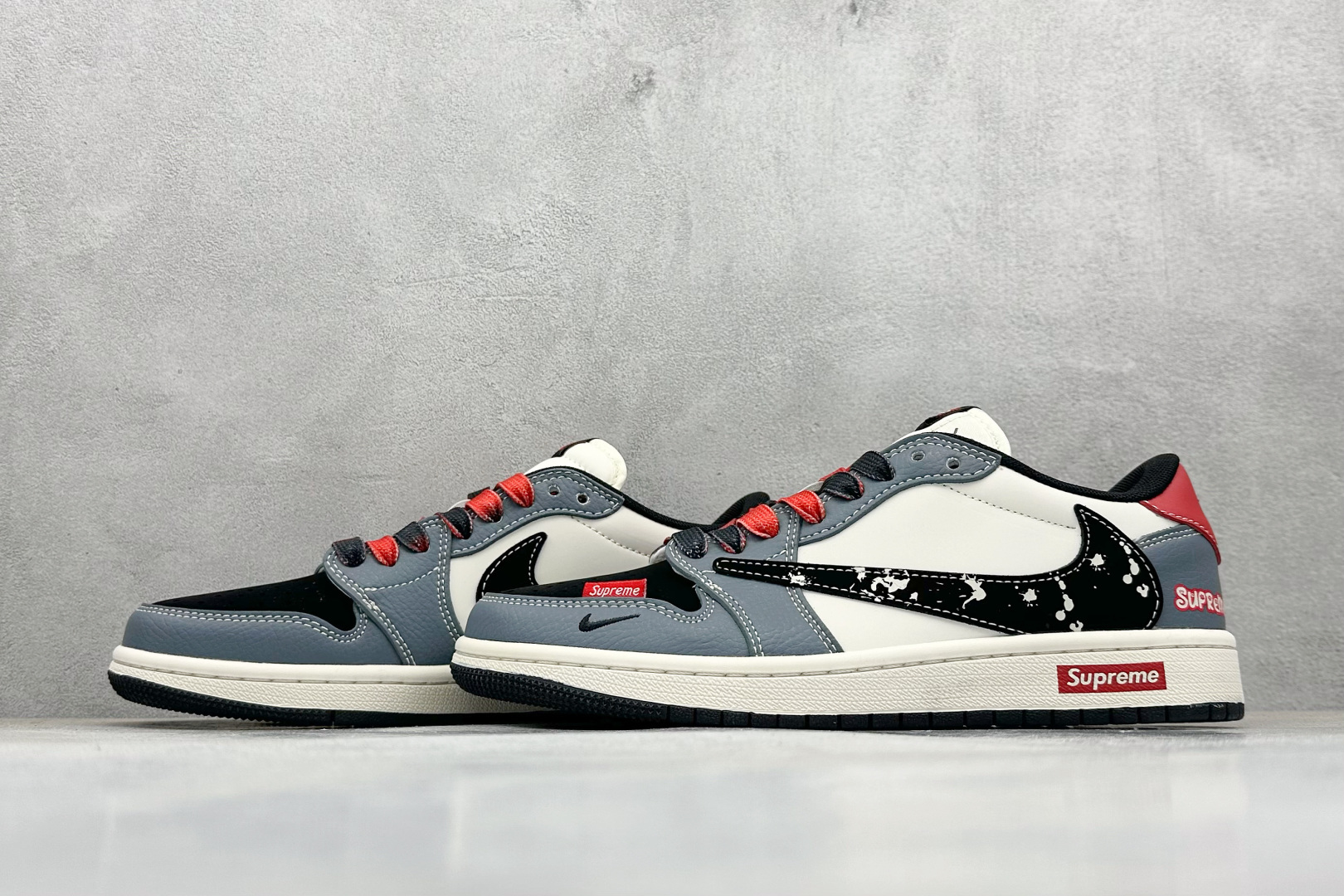 Travis Scott x Nike Air Jordan 1 Low x Superme Air Jordan 1 Low 反转灰白黑小勾倒钩 QW5088-202