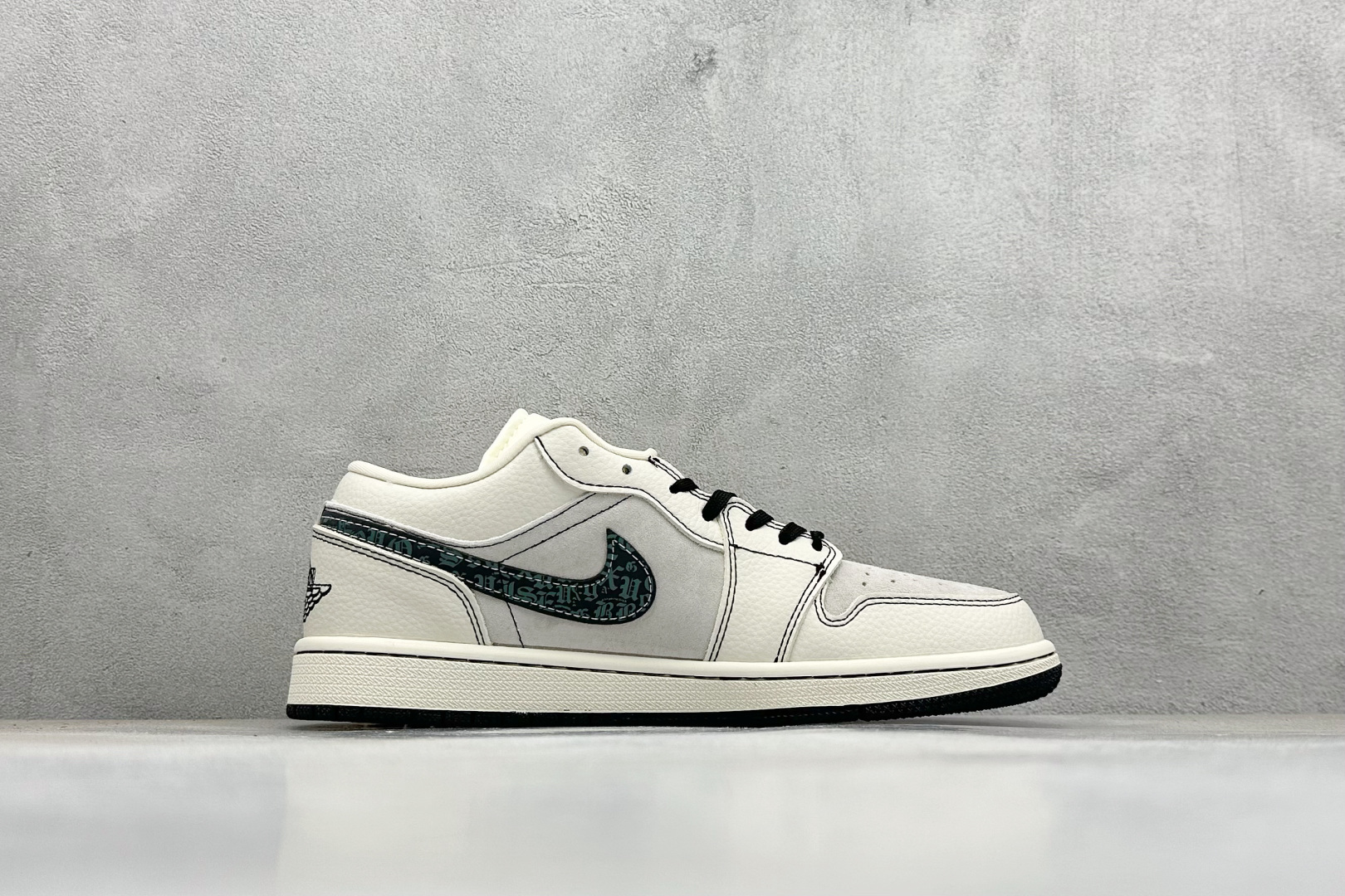 280 XC版Nike Jordan Air Jordan 1“克罗心联名——花勾猪八” 高端定制 低帮 复古 减震 防滑 耐磨 篮球鞋 QR2025-004