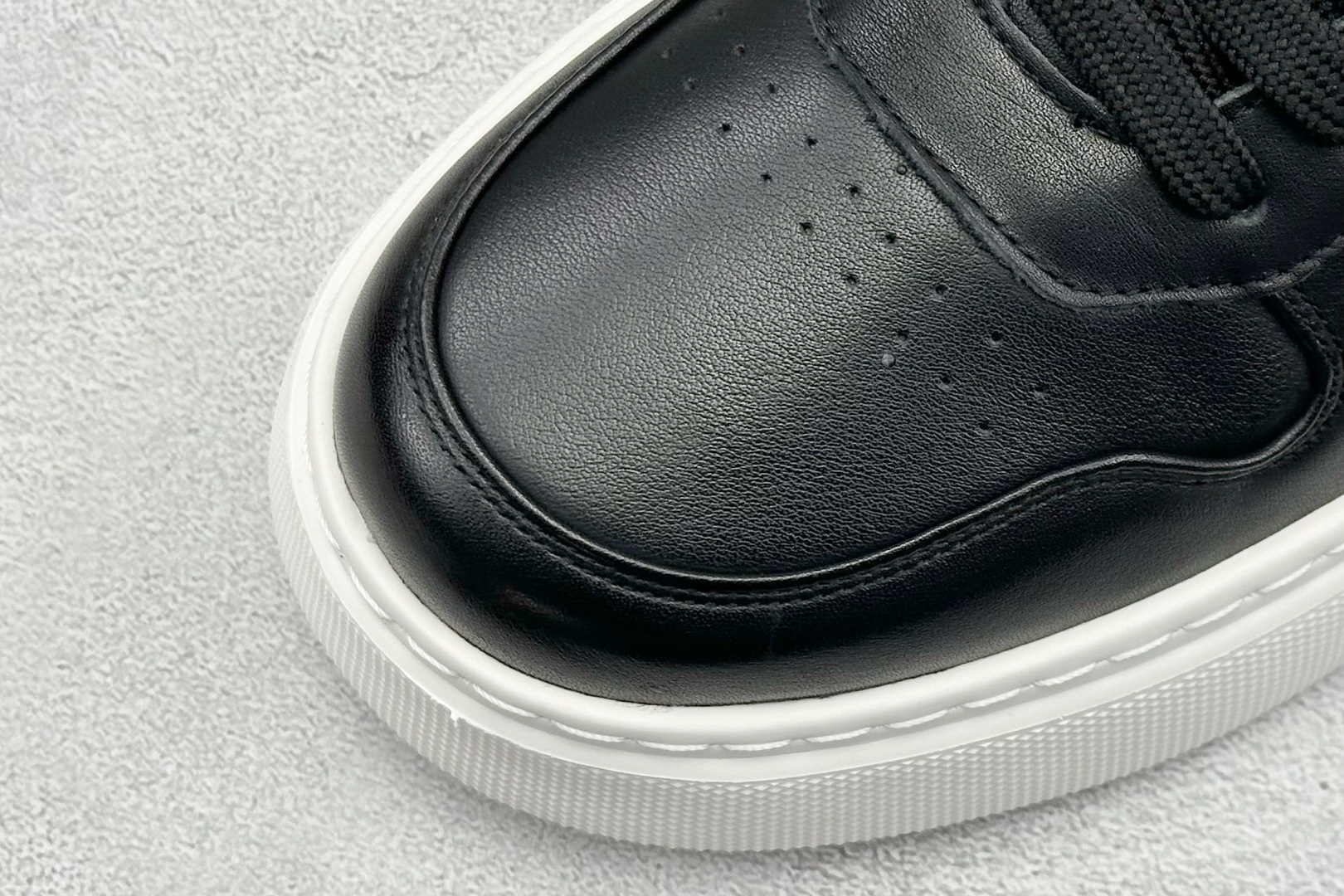 420 PRADA 普拉达男鞋厚底徽标低帮休闲鞋运动板鞋系列