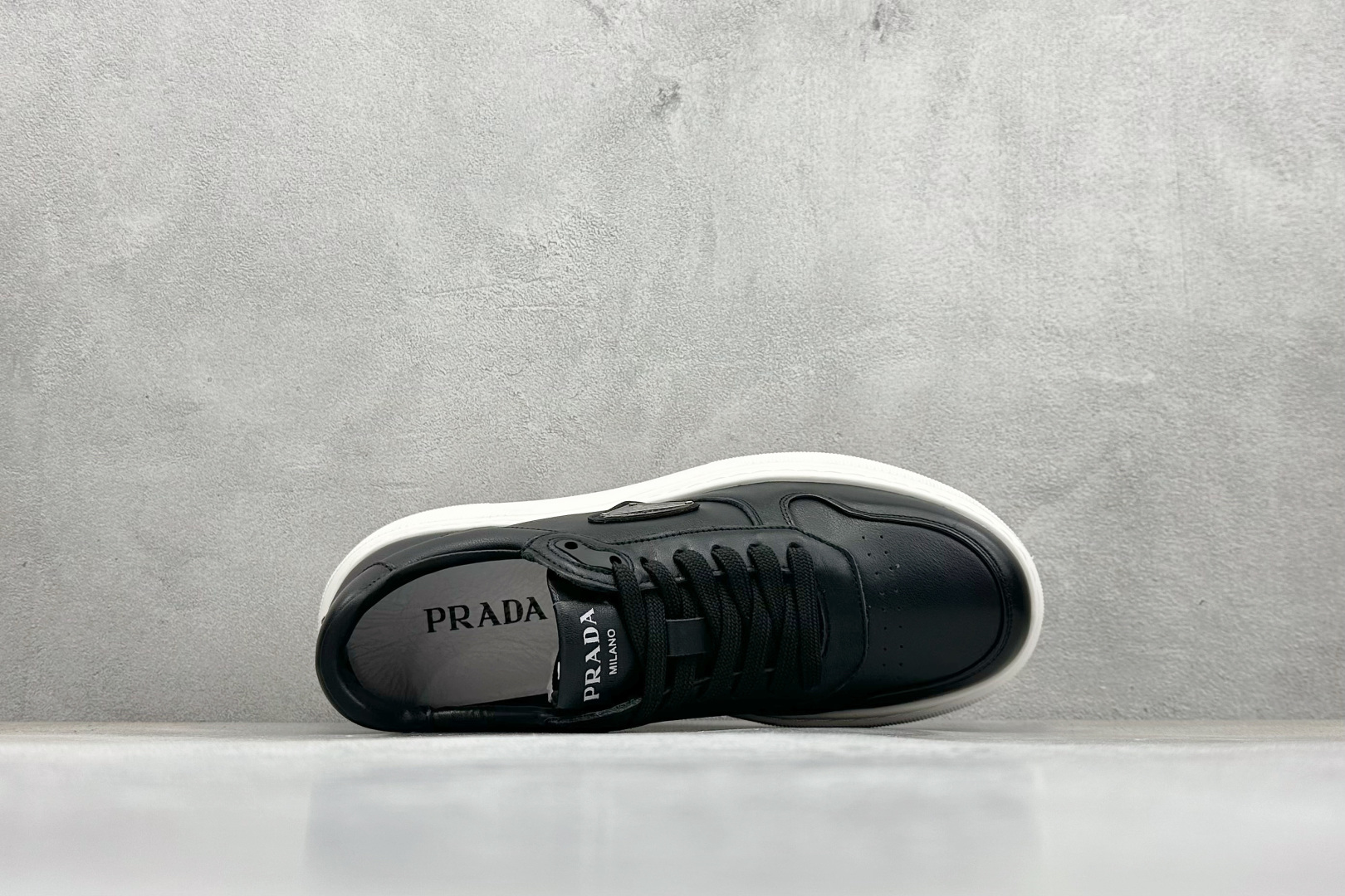 420 PRADA 普拉达男鞋厚底徽标低帮休闲鞋运动板鞋系列